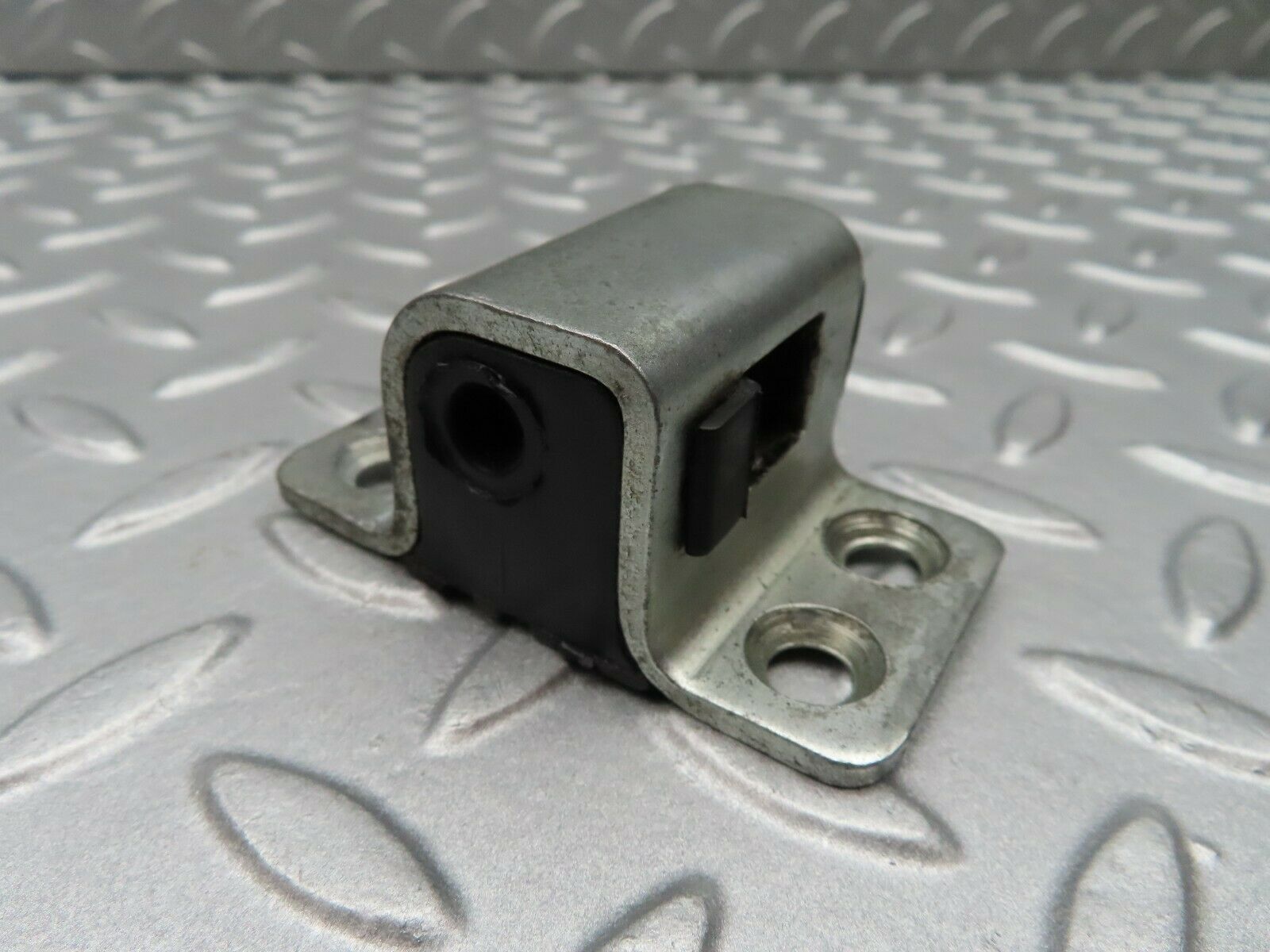 3722 Mercedes-Benz S123 200T Wagon Door Lock Latch Left Side