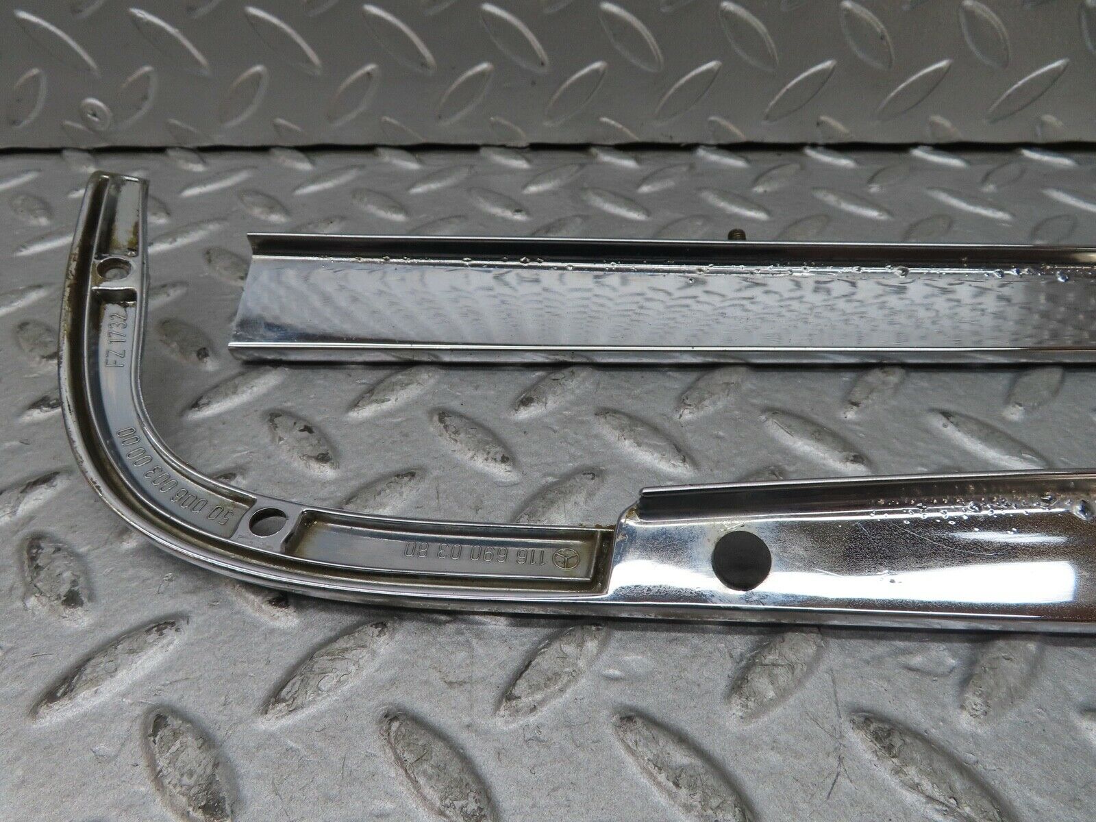 17618 Mercedes-Benz W116 450SEL Trunk Lid Chrome Moulding Trim Pair