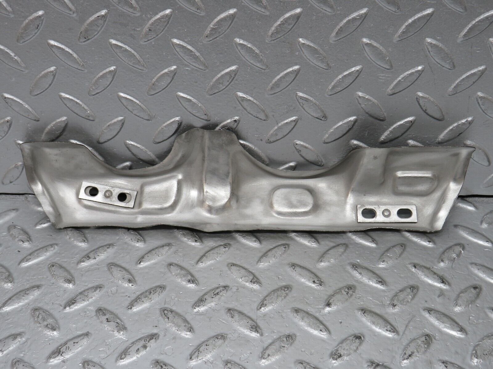 33120 Mercedes-Benz W126 380 V8 M116 Exhaust Manifold Heat Shield