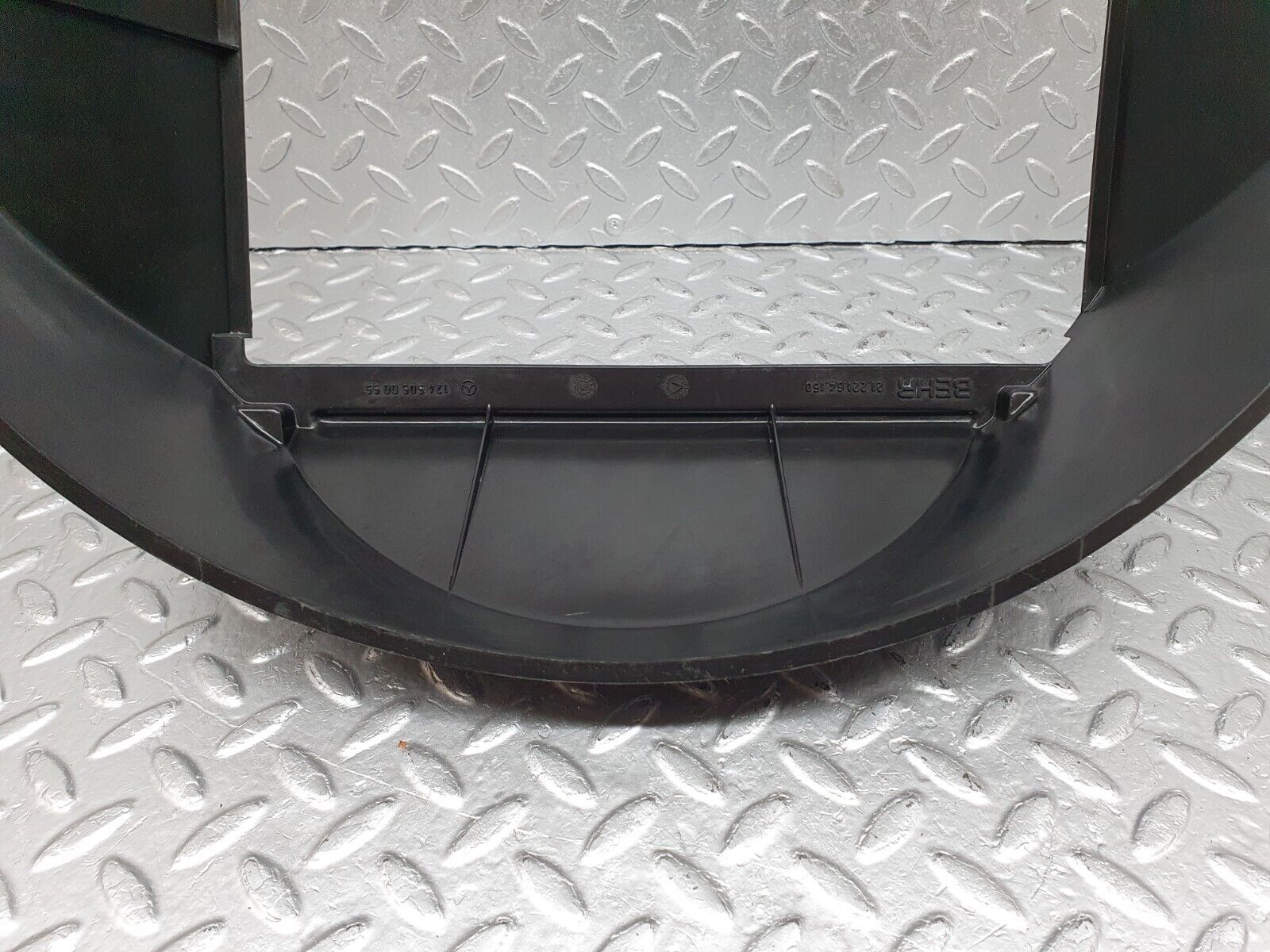 41467 Mercedes-Benz W124 200E Radiator Fan Shroud Fan Cover 1245050055