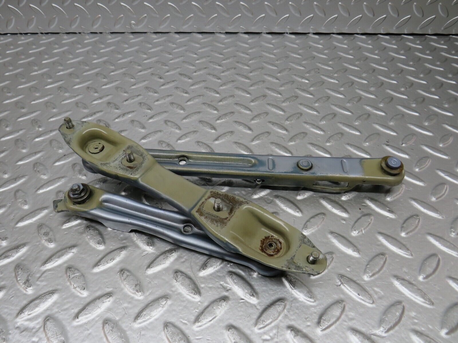 25189 Mercedes-Benz W201 190D Bonnet Hinge Left