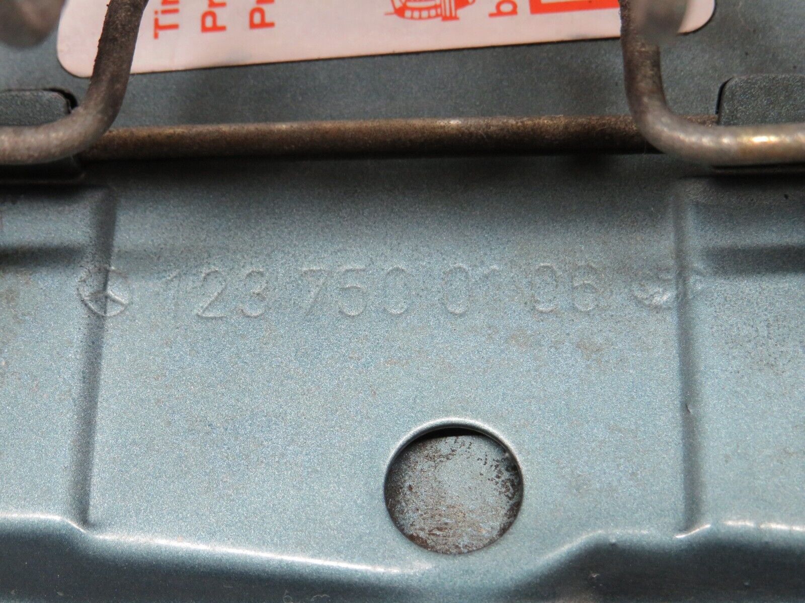 29850 Mercedes-Benz W123 230E Fuel Tank Flap Cap 1237500106