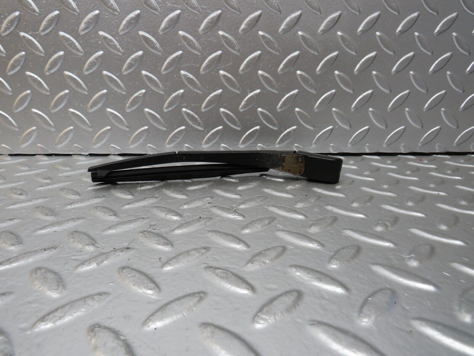 25008 Mercedes-Benz W140 S320 Headlight Wiper Arm Left Bosch