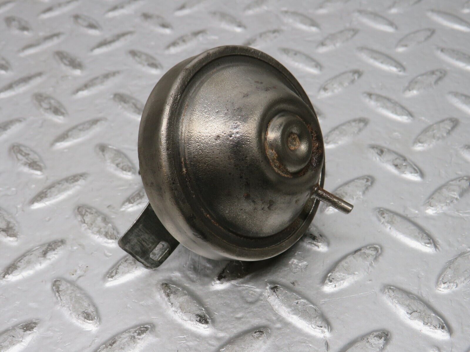 32062 Mercedes-Benz W123 230E Ignition Distributor Vacuum Control Valve