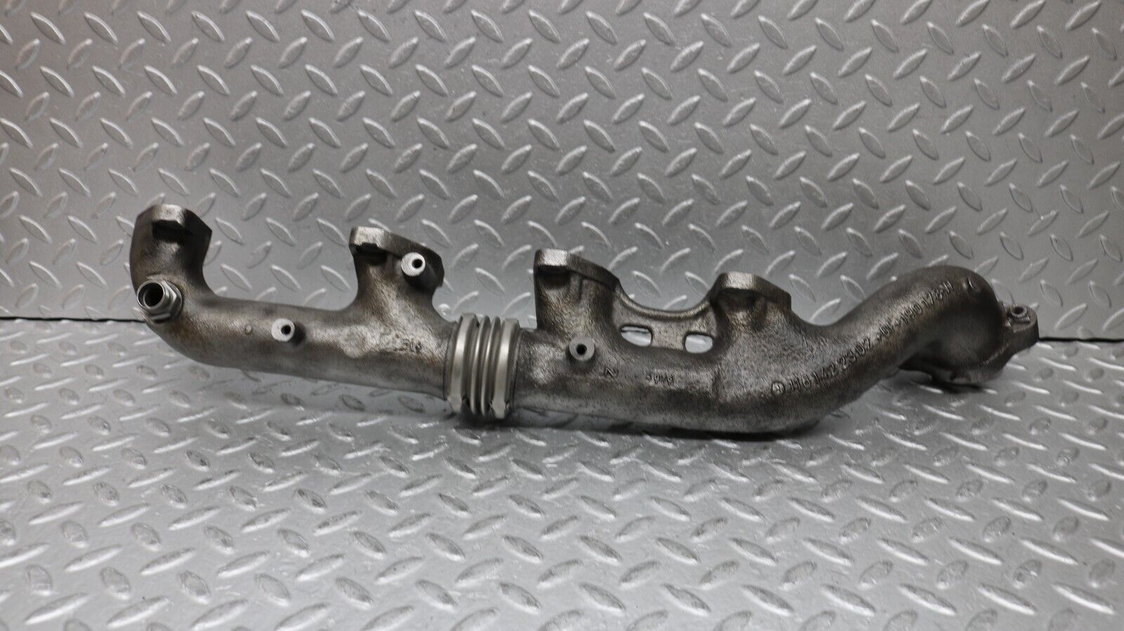 37250 Mercedes-Benz C126 420SEC Coupe Exhaust Manifold Left Side 1161422302
