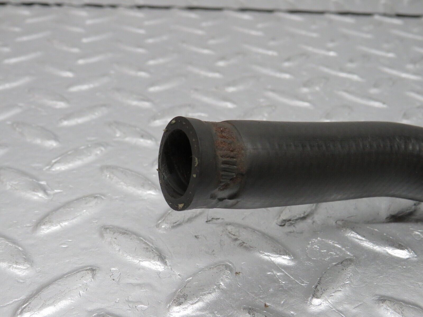 38889 Mercedes-Benz W201 190E 2.6L Heater Radiator Hose 2018320594 2018322894