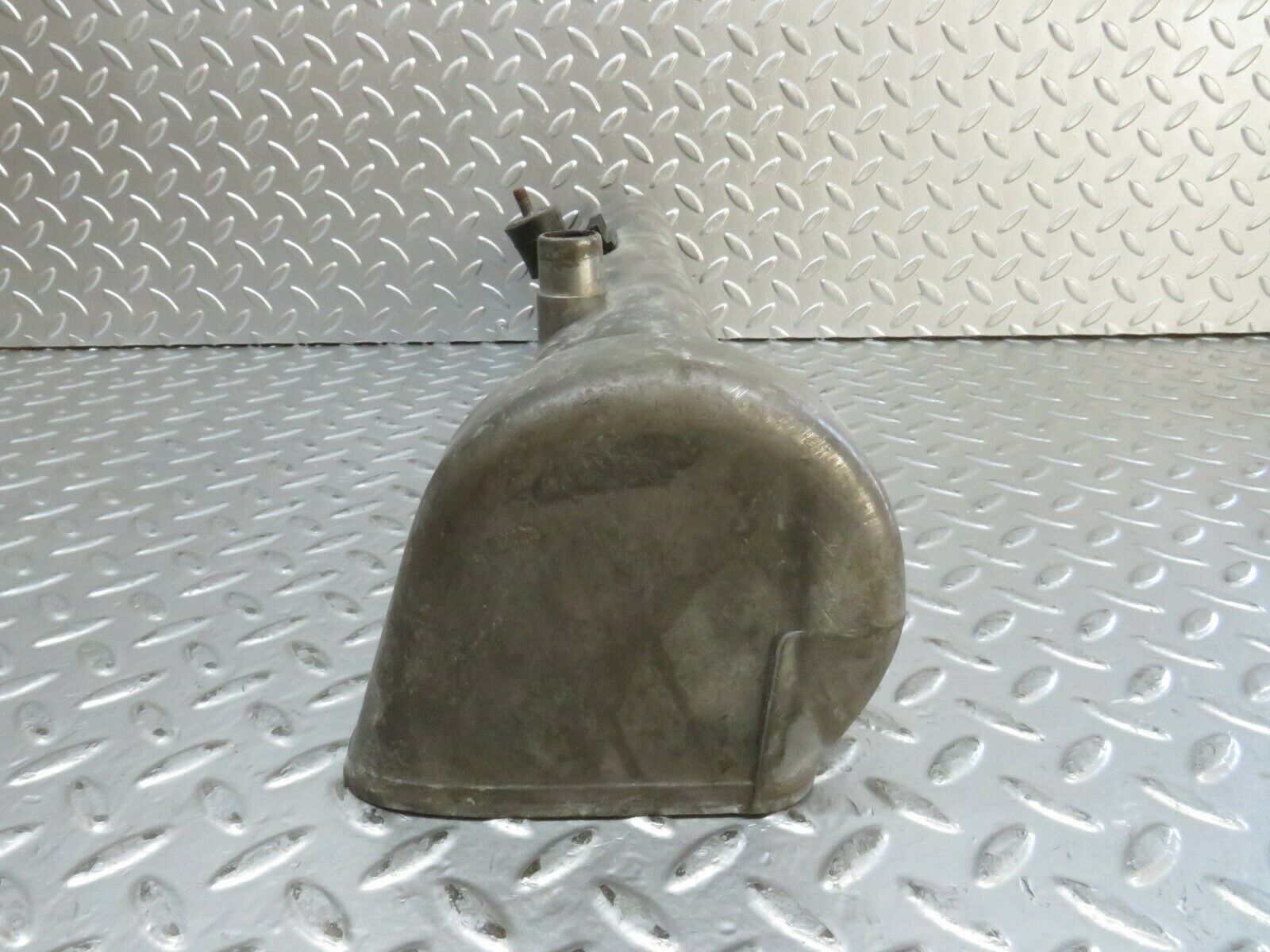 23857 Mercedes-Benz C107 450SLC Cylinder Head Valve Cover Left 1160163205