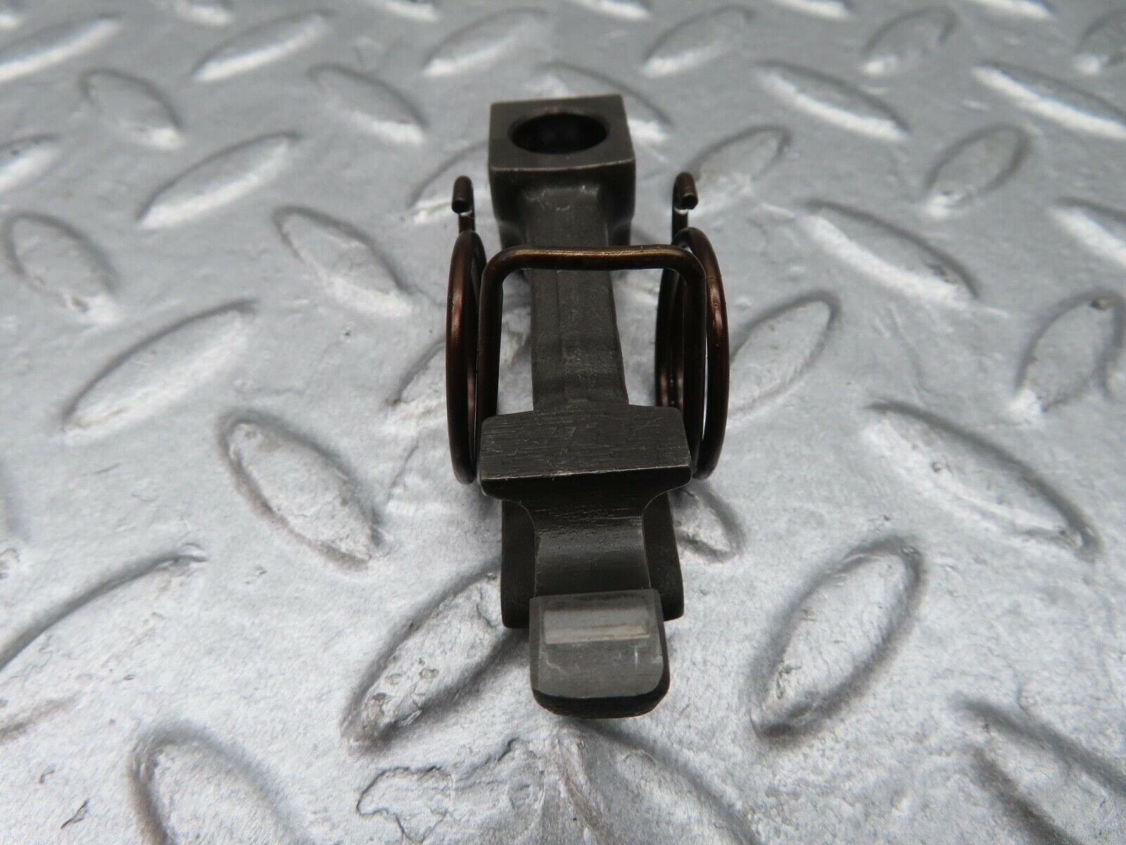 12861 Mercedes-Benz W111 220SE Valve Rocker Arm With Retaining Spring