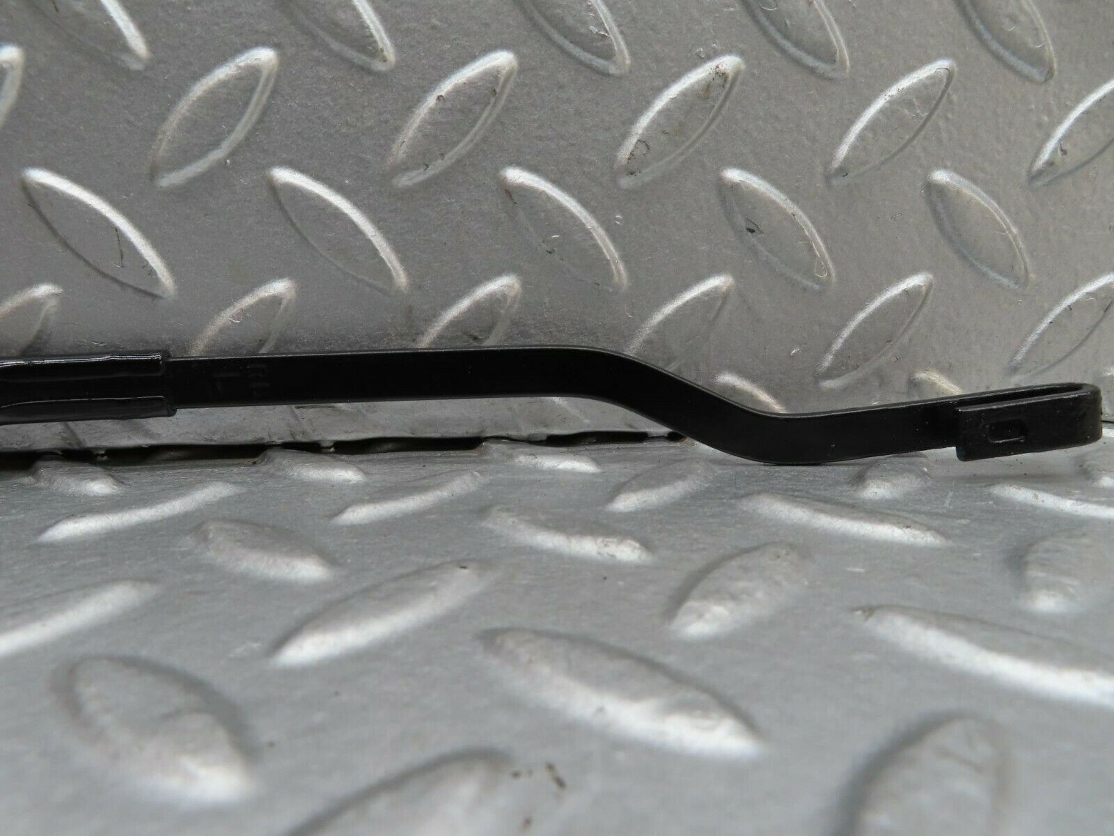 15249 Mercedes-Benz W123 230E Wiper Arm Bosch Left 3399990553