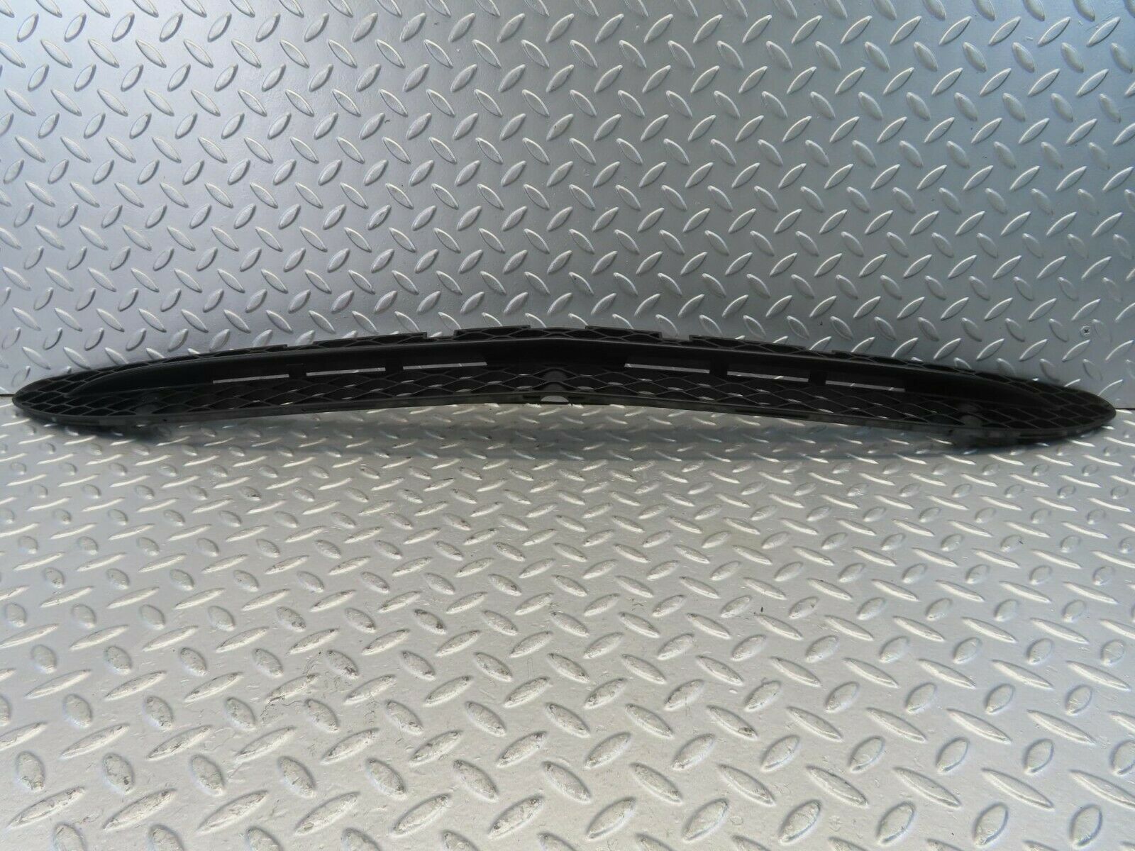 11144 Mercedes-Benz W221 S320 Front Bumper Lower Grill 2218850523