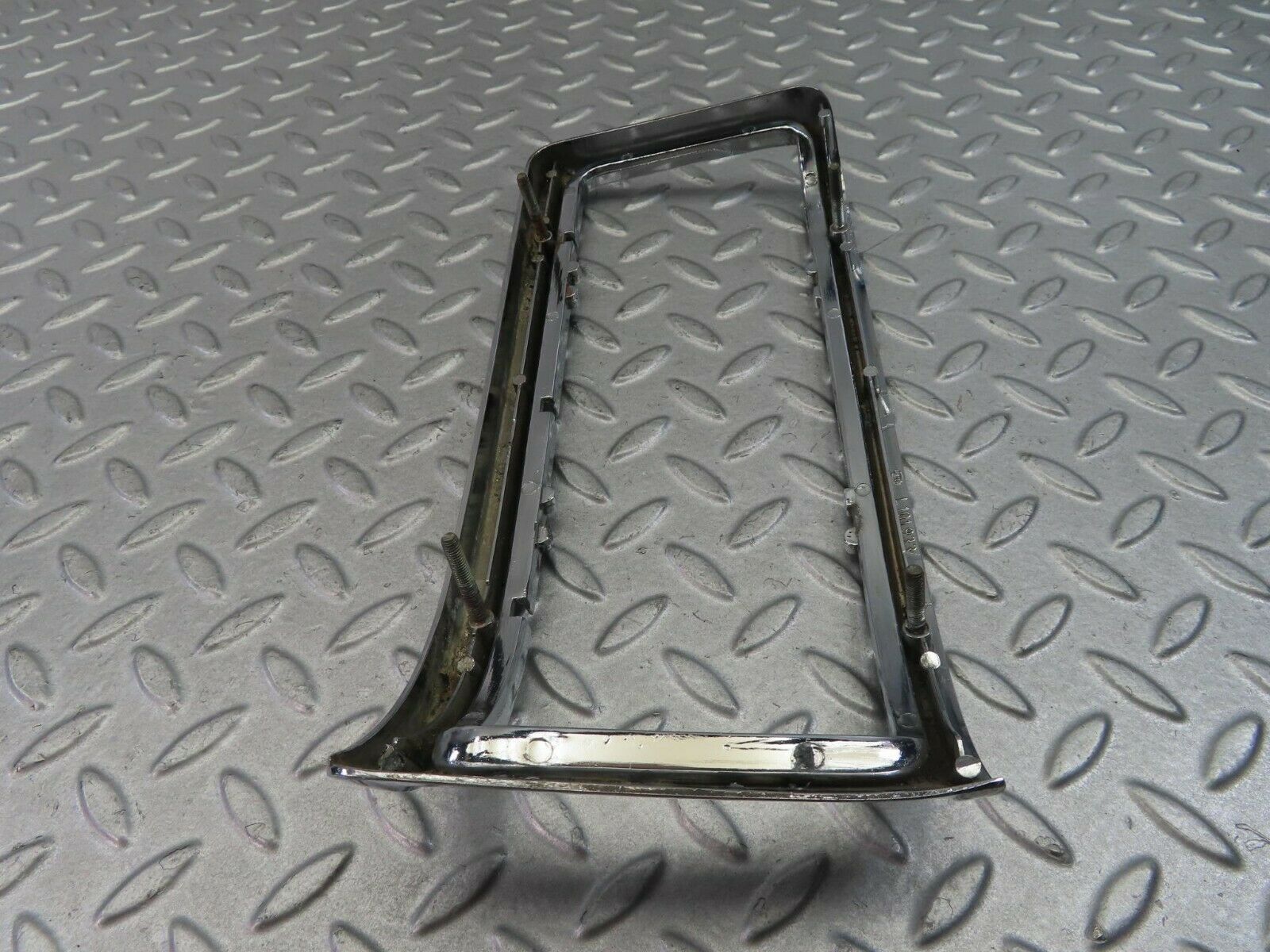 8510 Mercedes-Benz W115 Tail Light Chrome Frame Left