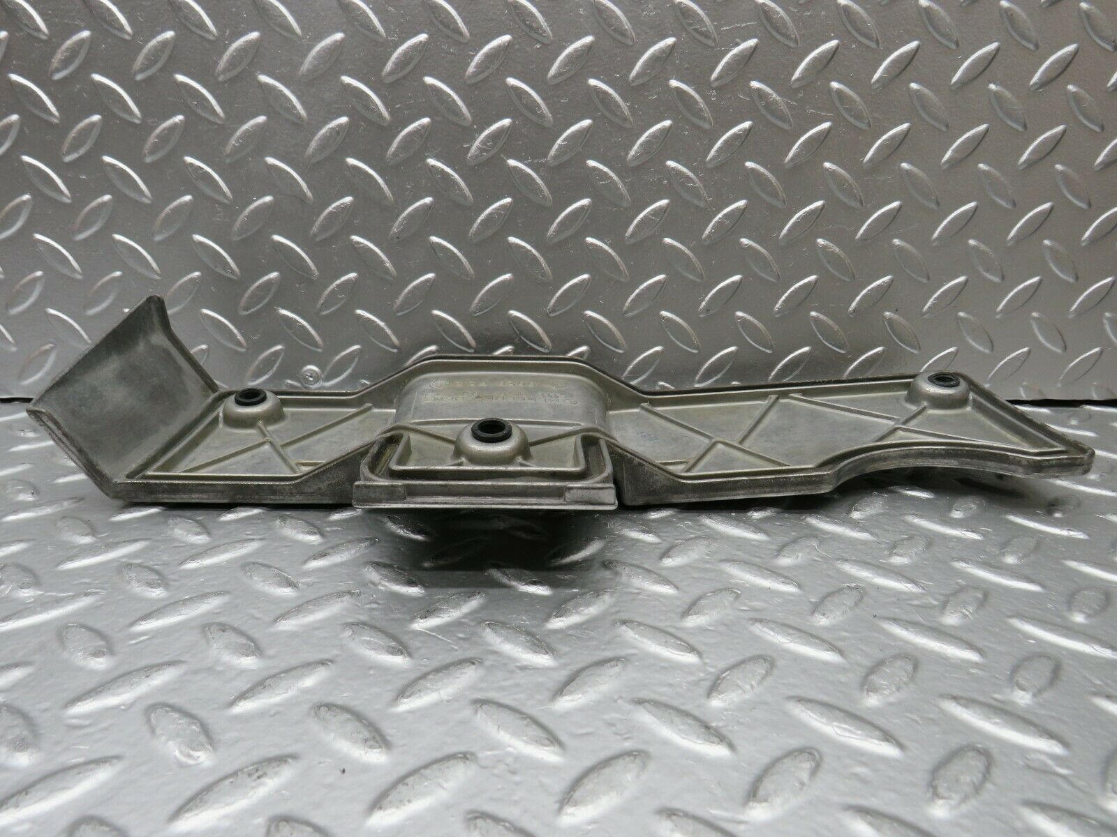 22517 Mercedes-Benz C124 E220 Coupe Ignition Cable Cover 1111500075