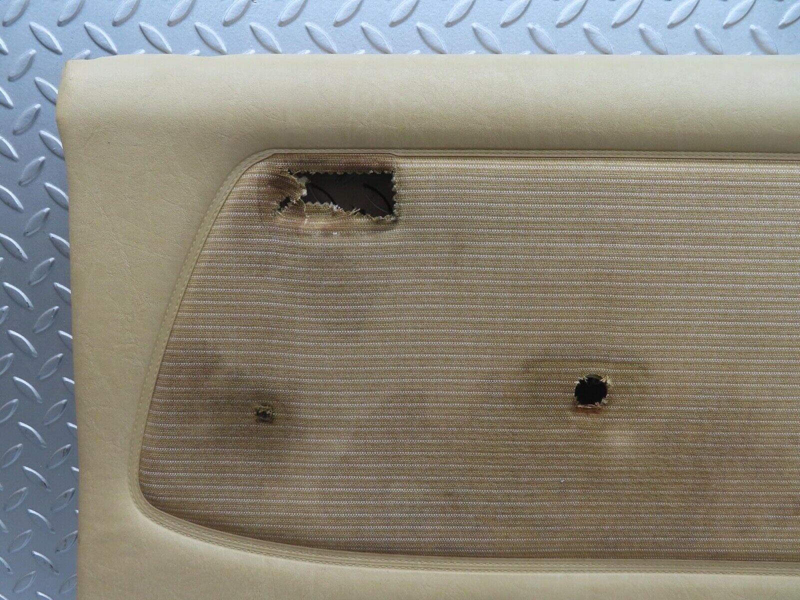 13511 Mercedes-Benz W123 200 Rear Right Door Card Cream