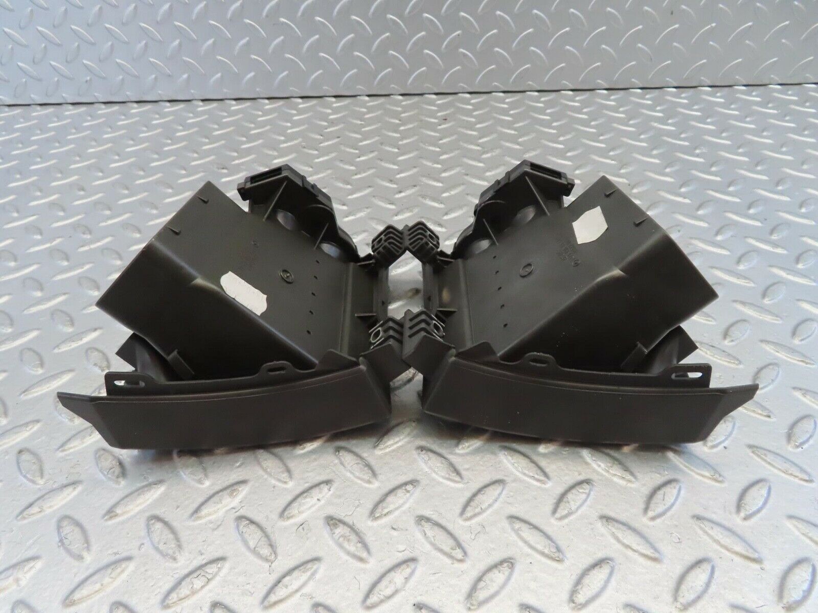 11076 Mercedes-Benz W221 S320 Dasboard Air Vents Left And Right