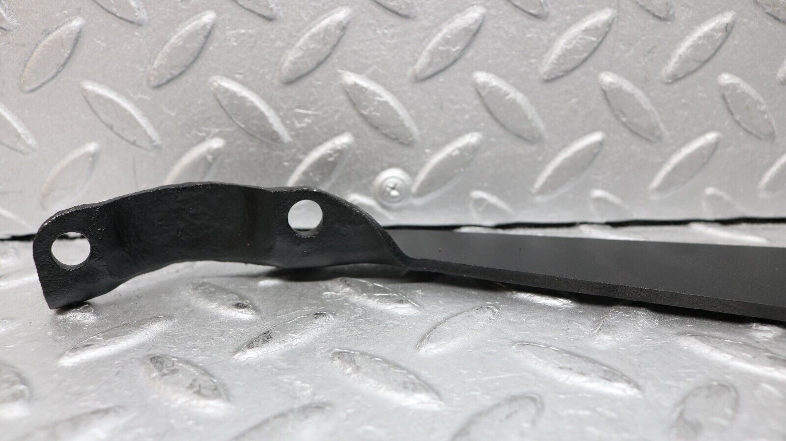 37214 Mercedes-Benz C126 420SEC Coupe Exhaust Bracket