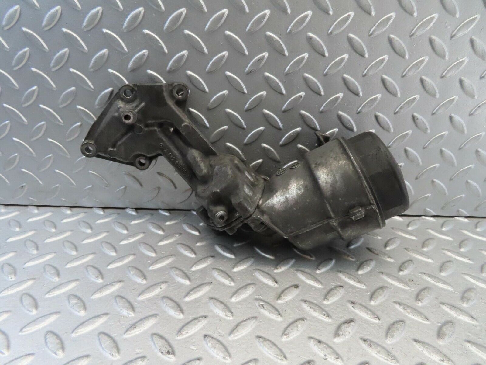 11285 Mercedes-Benz W221 S320 Engine Oil Filter Housing 6740273366