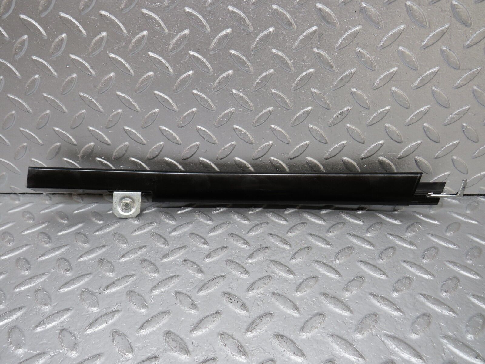 35256 Mercedes-Benz W221 Rear Right Door Window Channel 2217300219