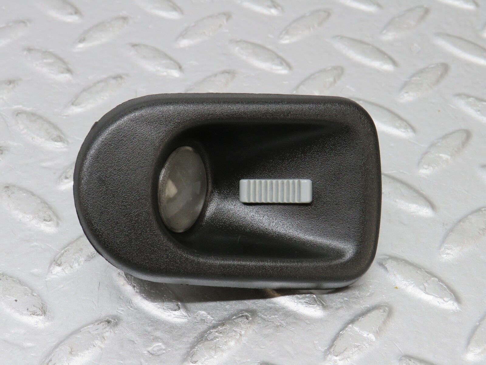 36077 Mercedes-Benz W126 420SE Rear Right Interior Light 1268200401