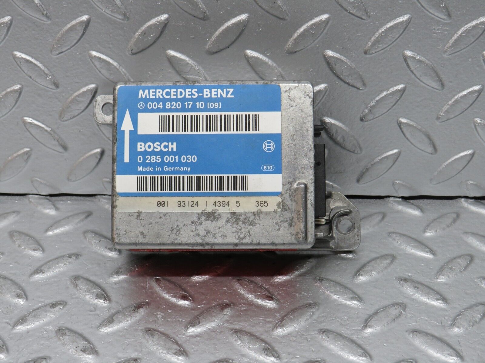 31745 Mercedes-Benz W201 190LE 1.8L Air Bag Control Unit Bosch 0048201710 028500103
