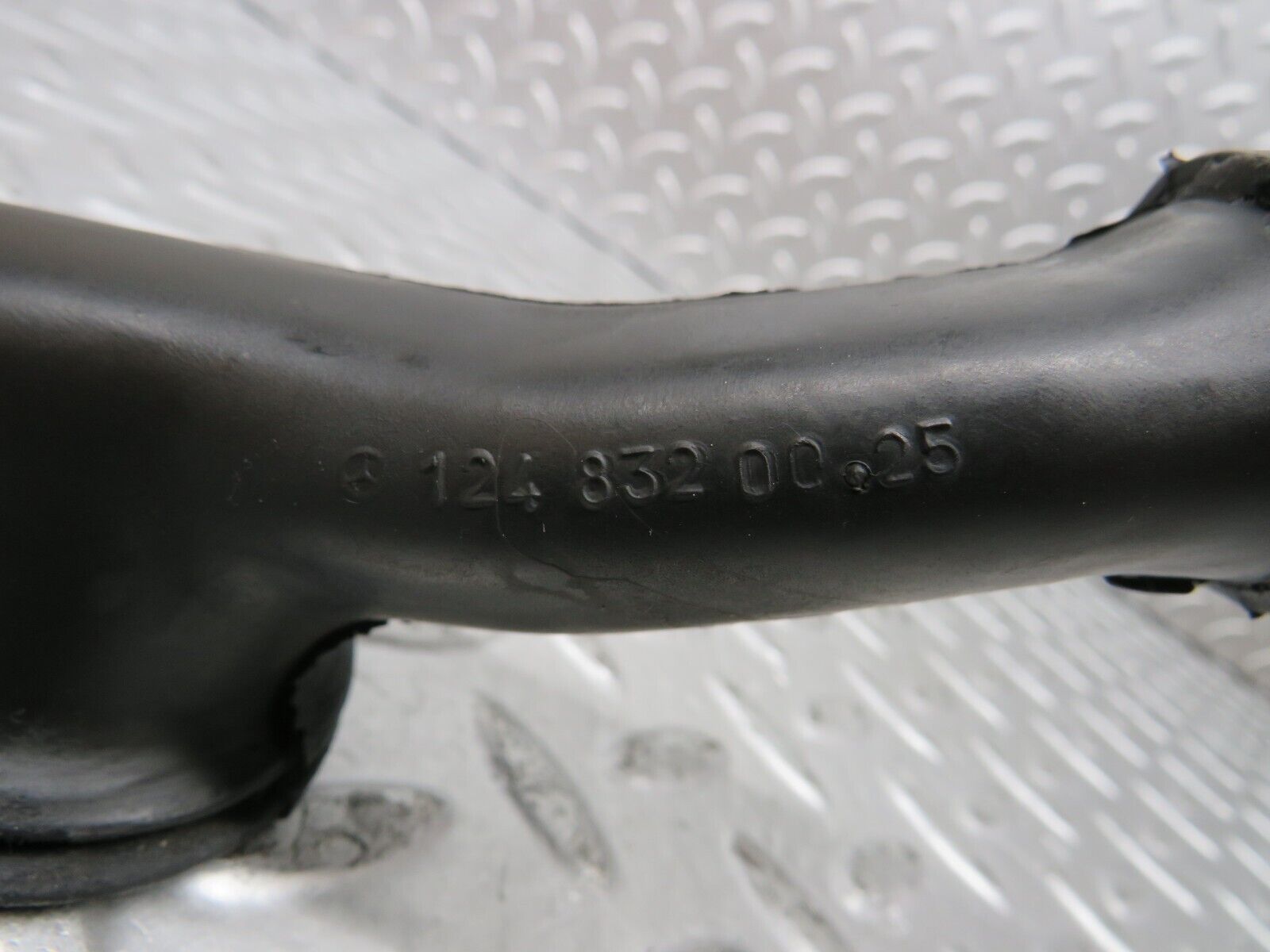 26616 Mercedes-Benz C124 220CE Coupe Heater Water Drain 1248320025