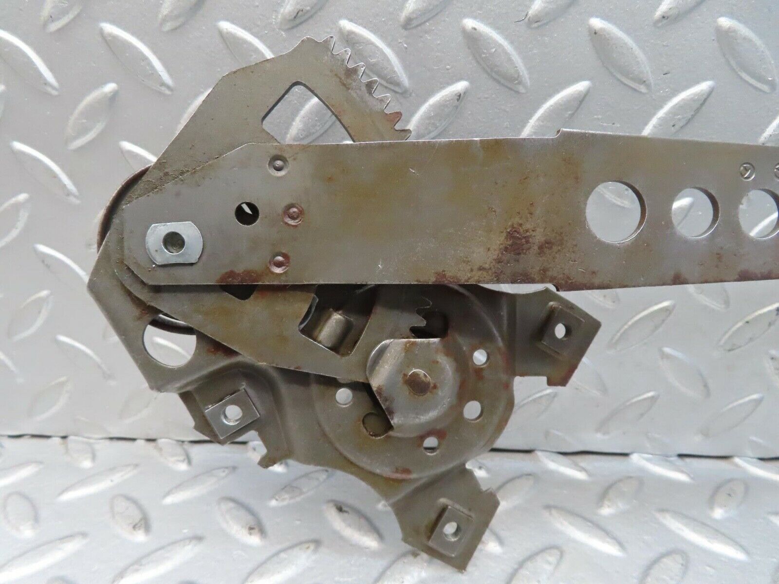 13652 Mercedes-Benz W123 200 Rear Left Manual Window Regulator