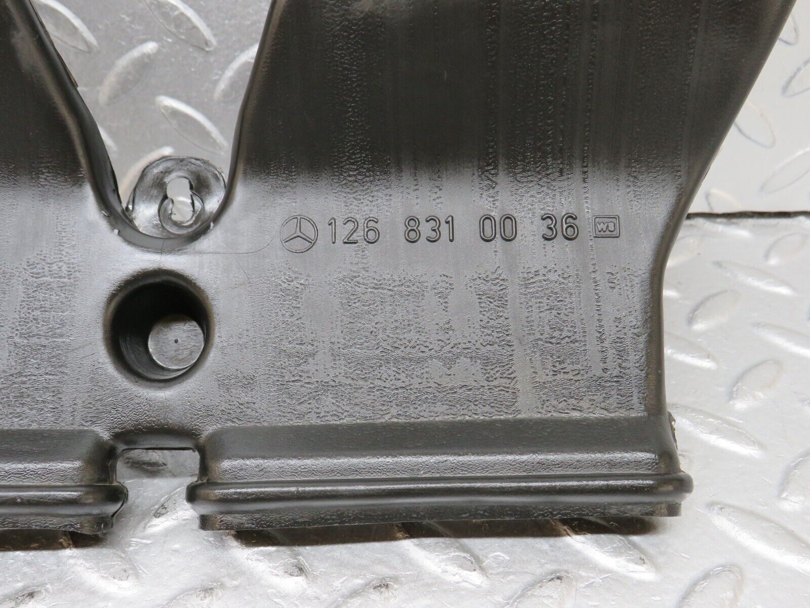 36177 Mercedes-Benz W126 420SE Dashboard Centre Air Vent 1268310036