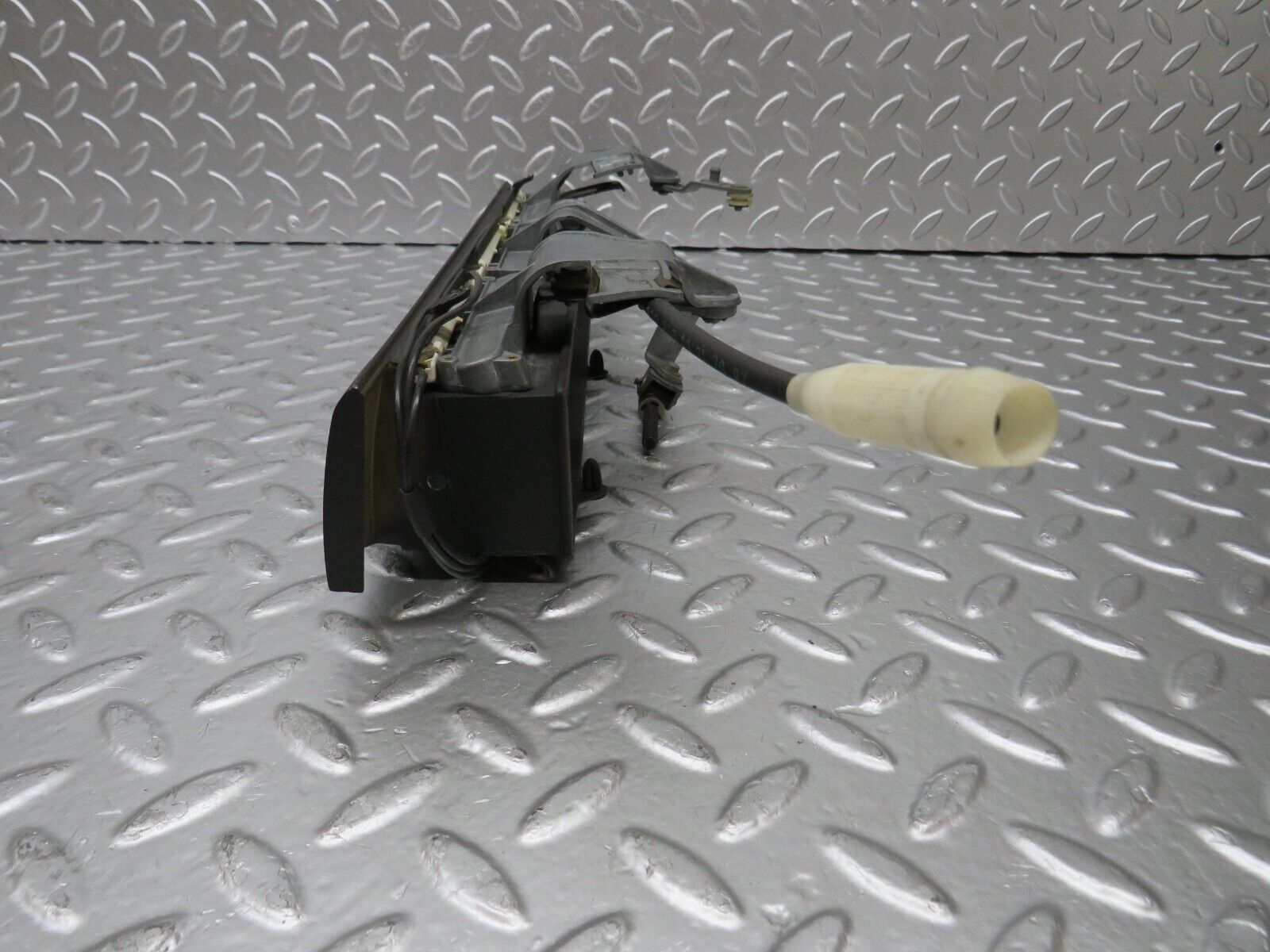 25097 Mercedes-Benz W126 Dashboard Centre Air Vent Console 1268310030