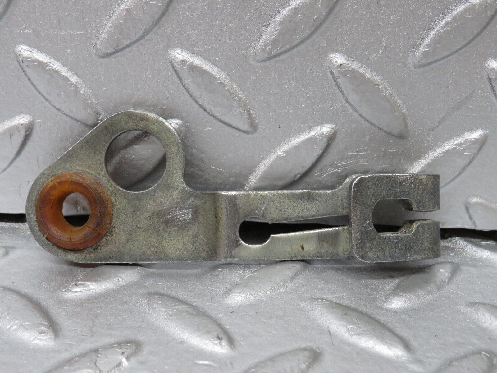 36337 Mercedes-Benz W126 420SE Automatic Gearbox Linkage Bracket