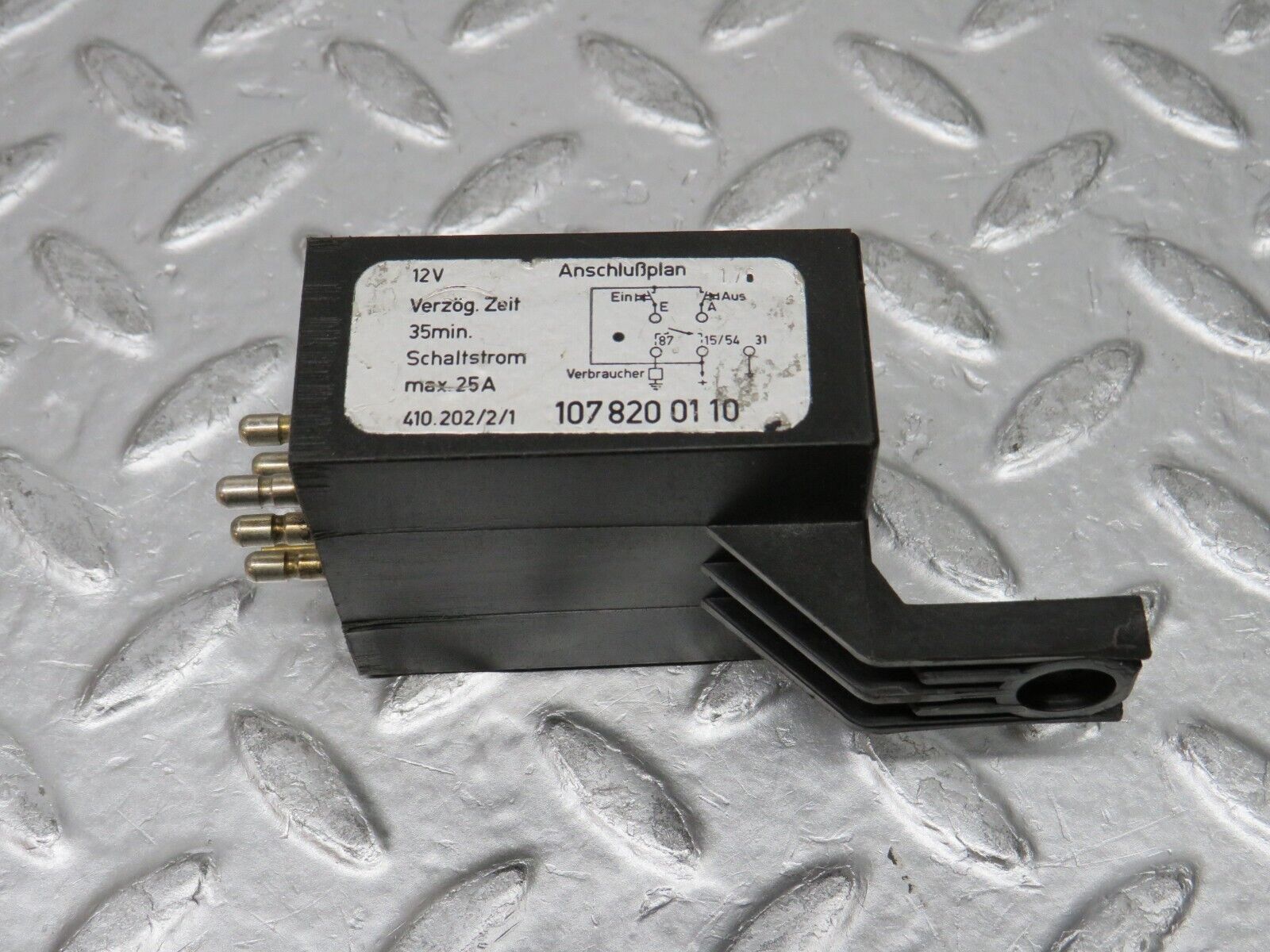 0136 Mercedes-Benz W116 350SE Heated Window Relay 1078200110