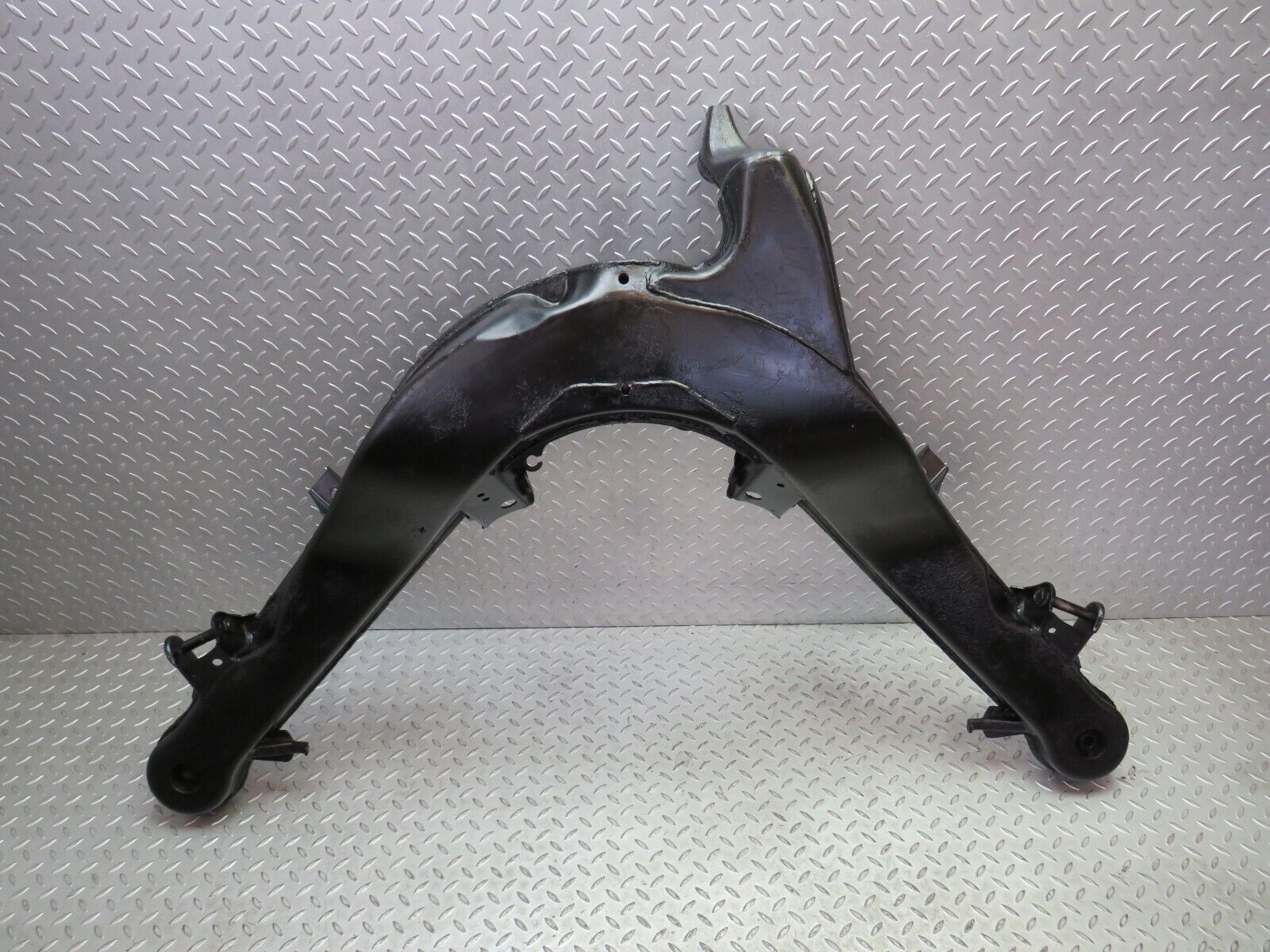 36376 Mercedes-Benz W126 420SE Rear Subframe Axle Carrier Suspension