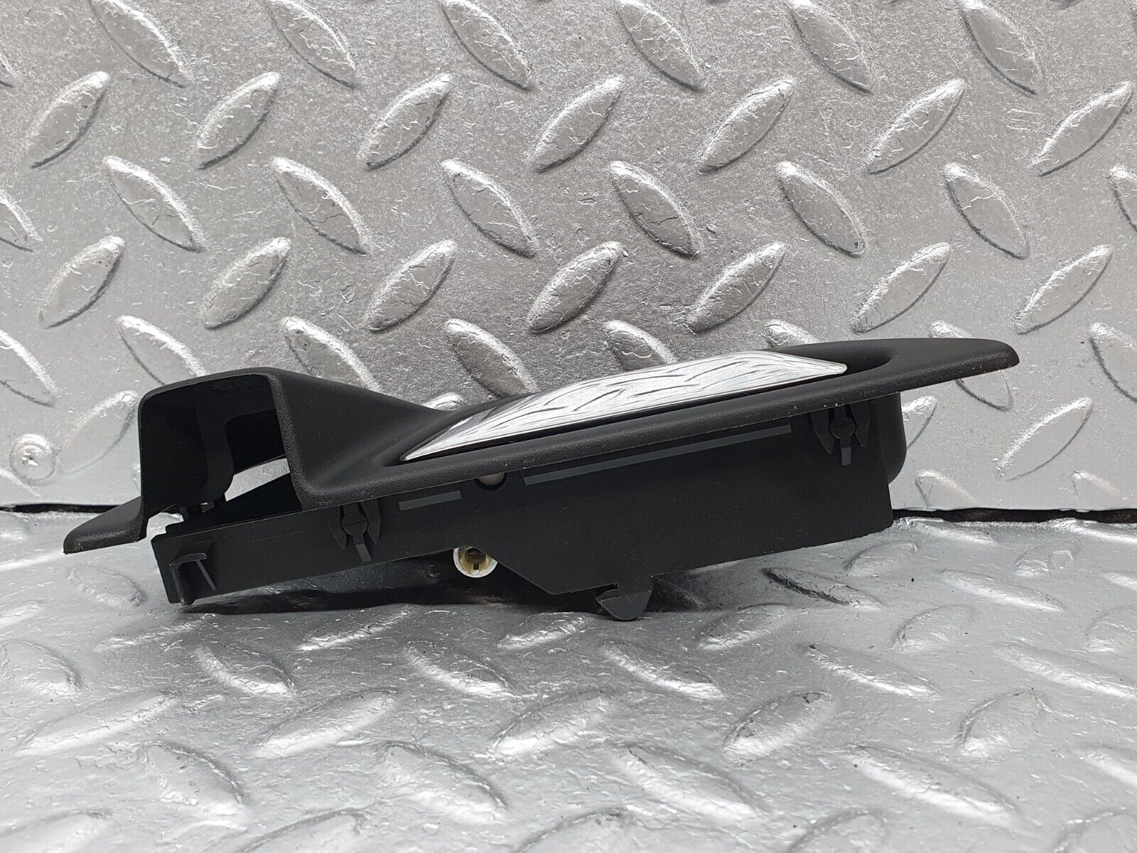 41516 Mercedes-Benz W124 200E Interior Door Handle Left Side 1247600161