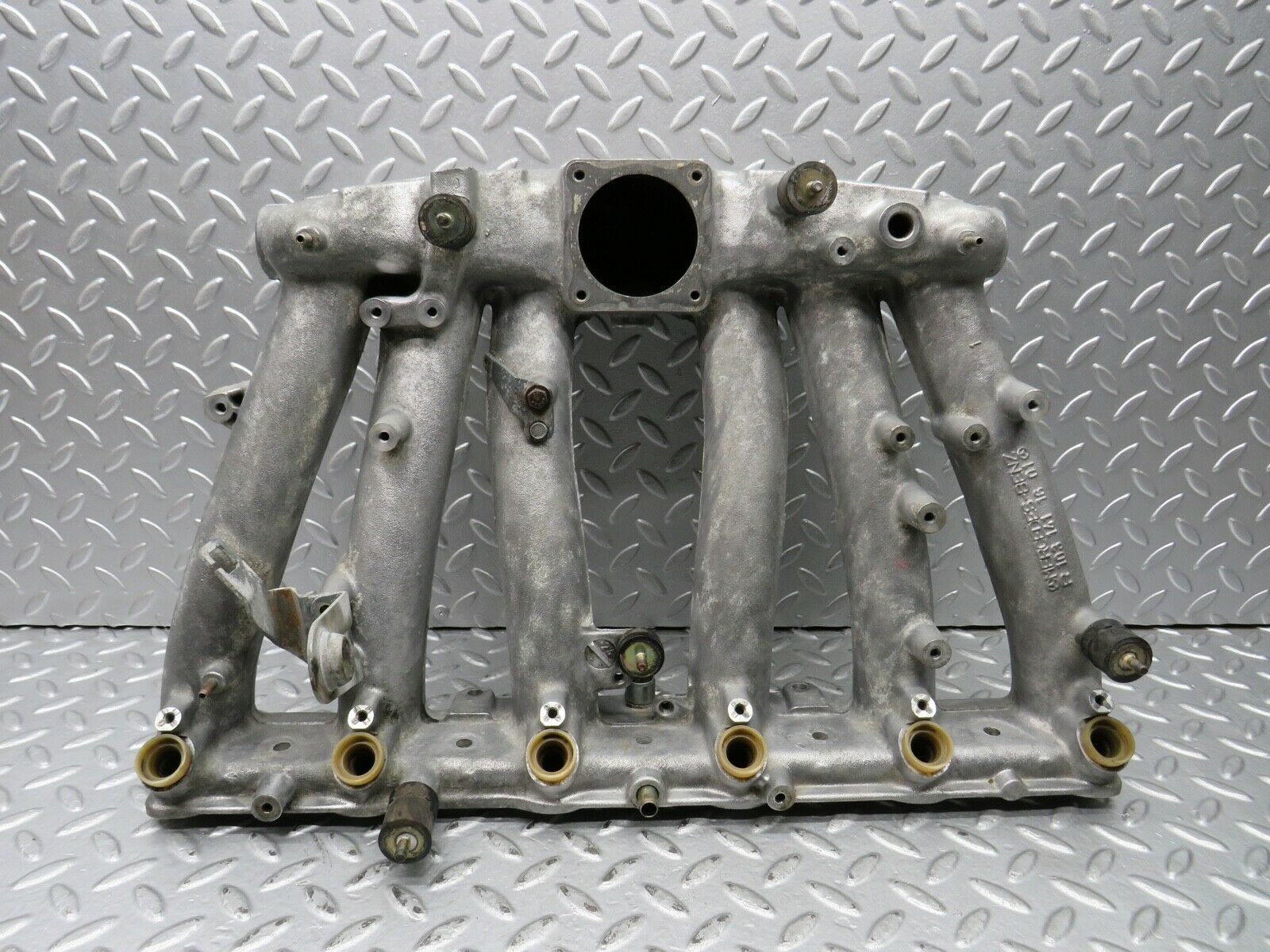 21768 Mercedes-Benz W126 300SE Intake Manifold 1031411601