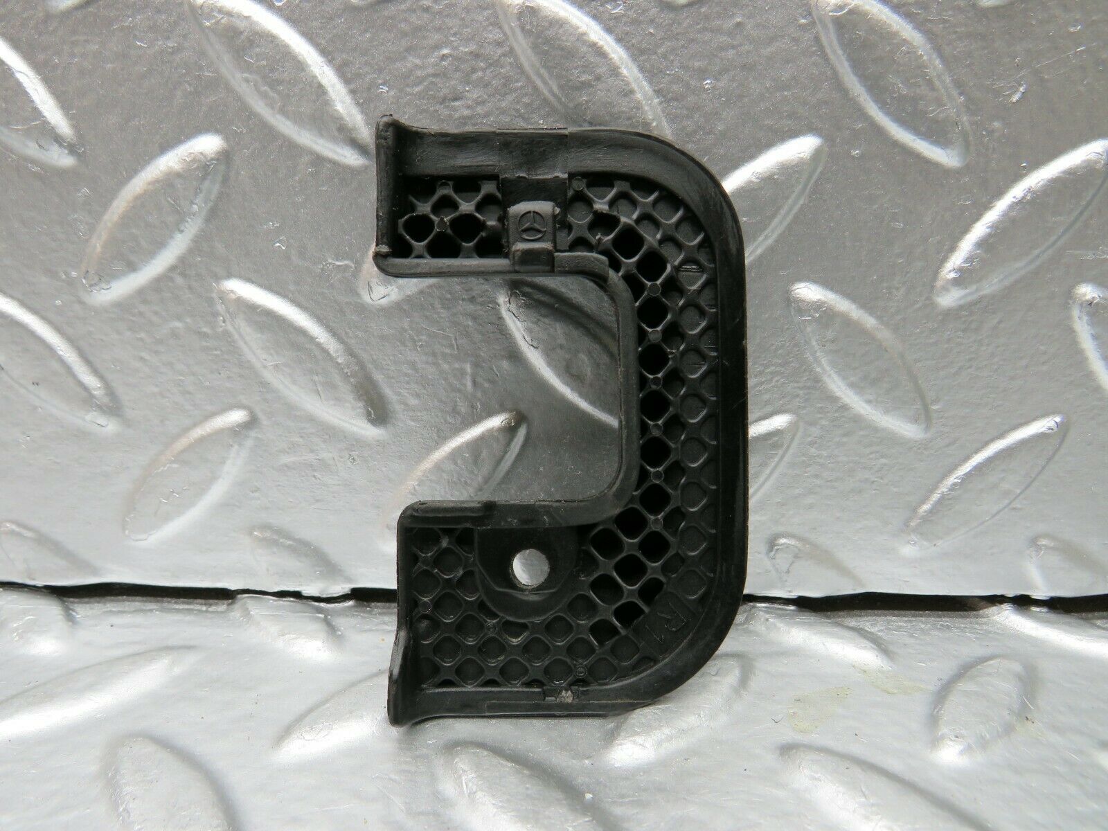 22626 Mercedes-Benz C124 E220 Coupe Right Door Lock Cover