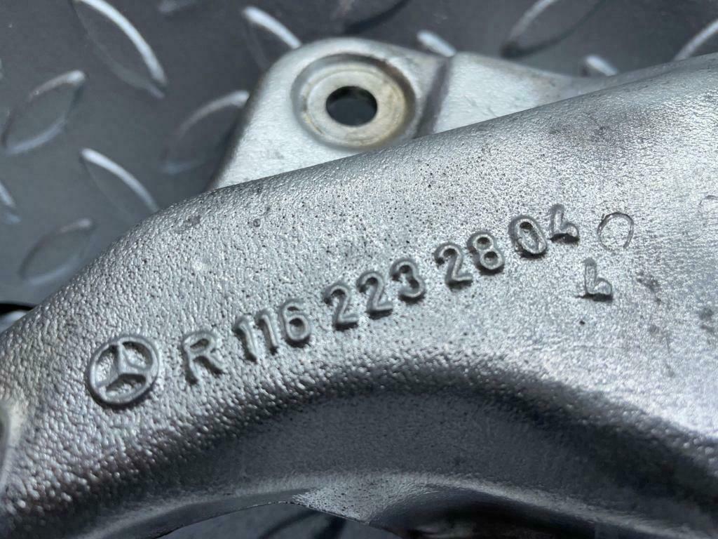 0218 Mercedes-Benz W116 350SE Engine Mount Bracket Right Side 1162232804