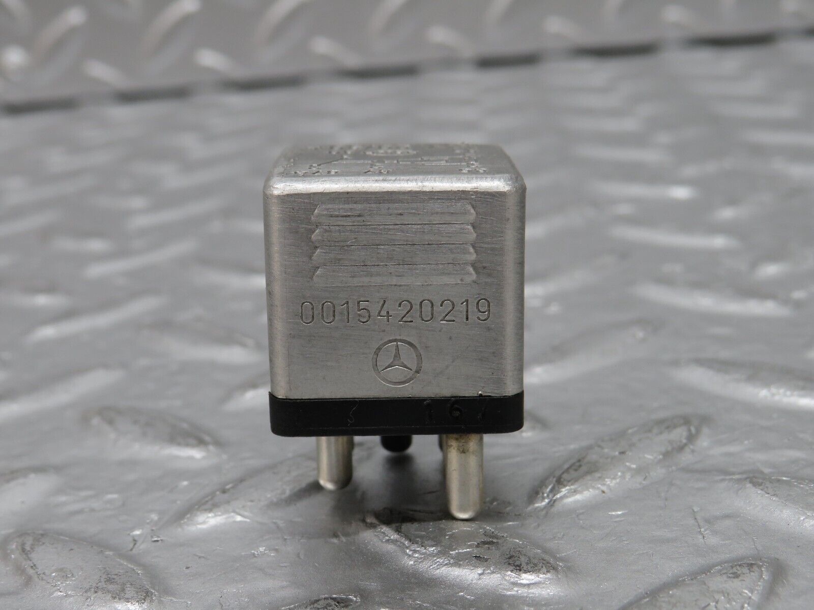 32474 Mercedes-Benz S124 300TE Wagon Multi Purpose Relay 0015420219