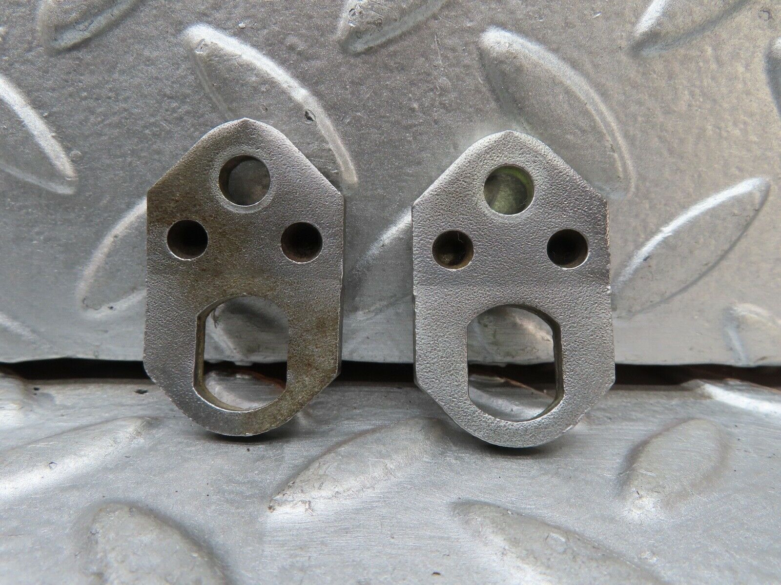 17736 Mercedes-Benz W116 450SEL Fuel Injector Bracket