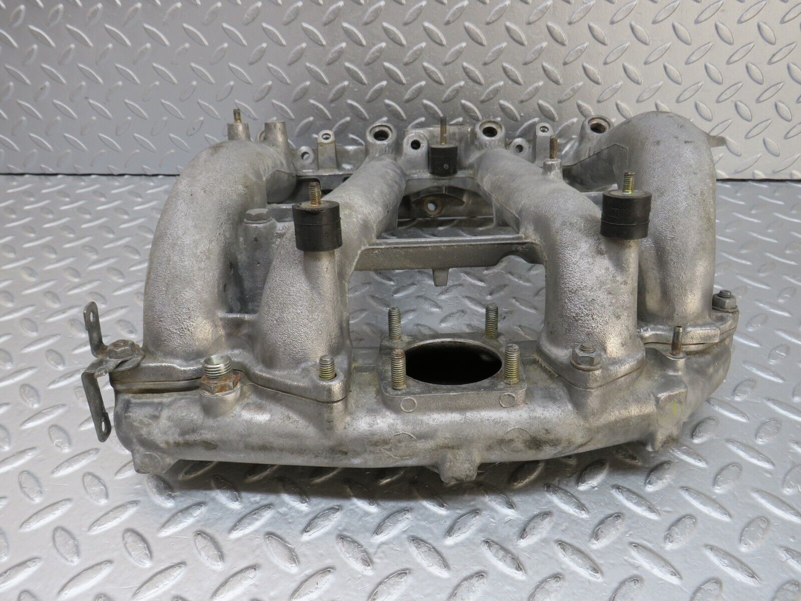 36675 Mercedes-Benz W201 190E 2.0L Air Intake Manifold 1021413501