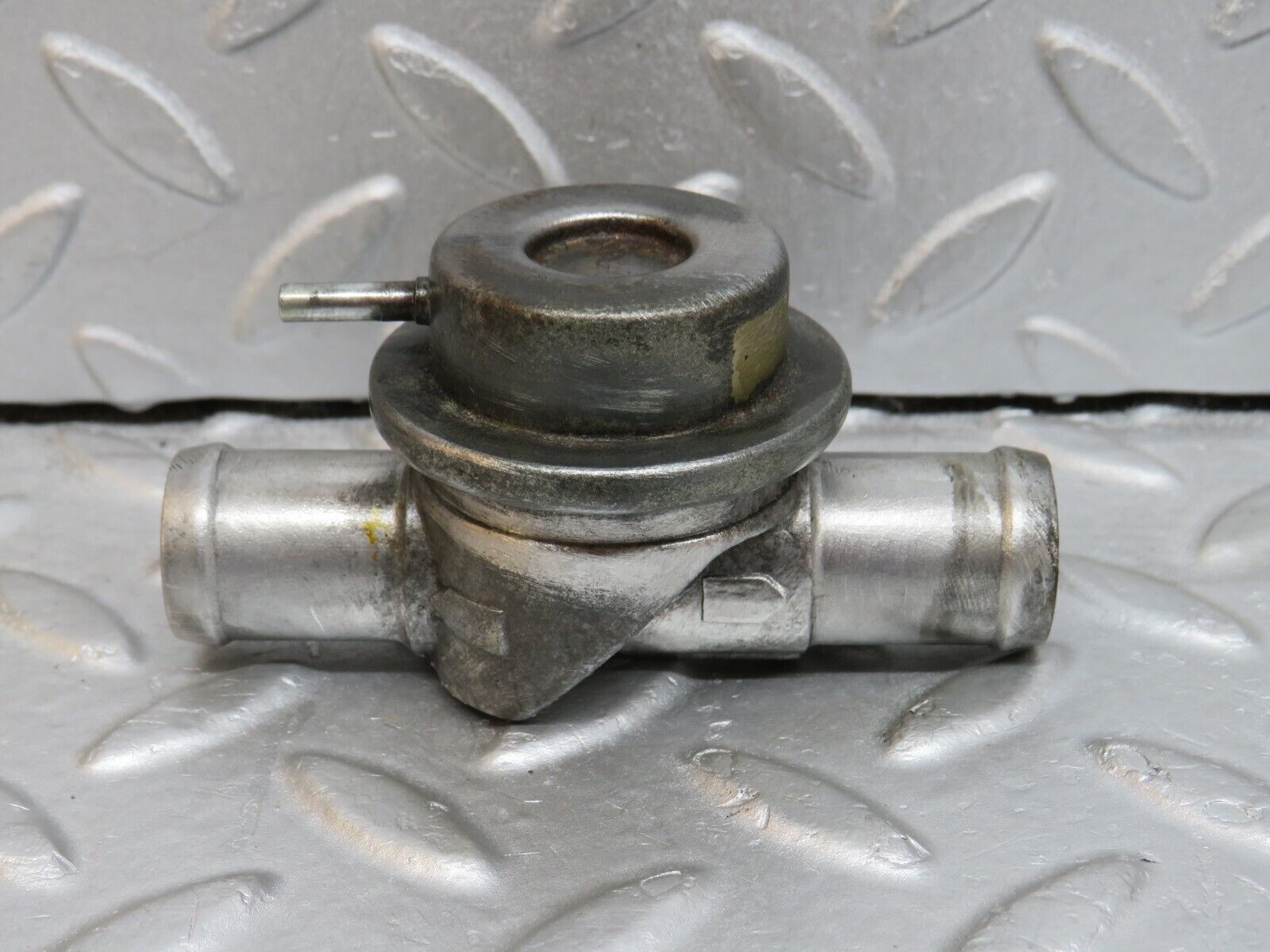 38111 Mercedes-Benz A124 320E Cabriolet EGR Exhaust Gas Recirculation Valve