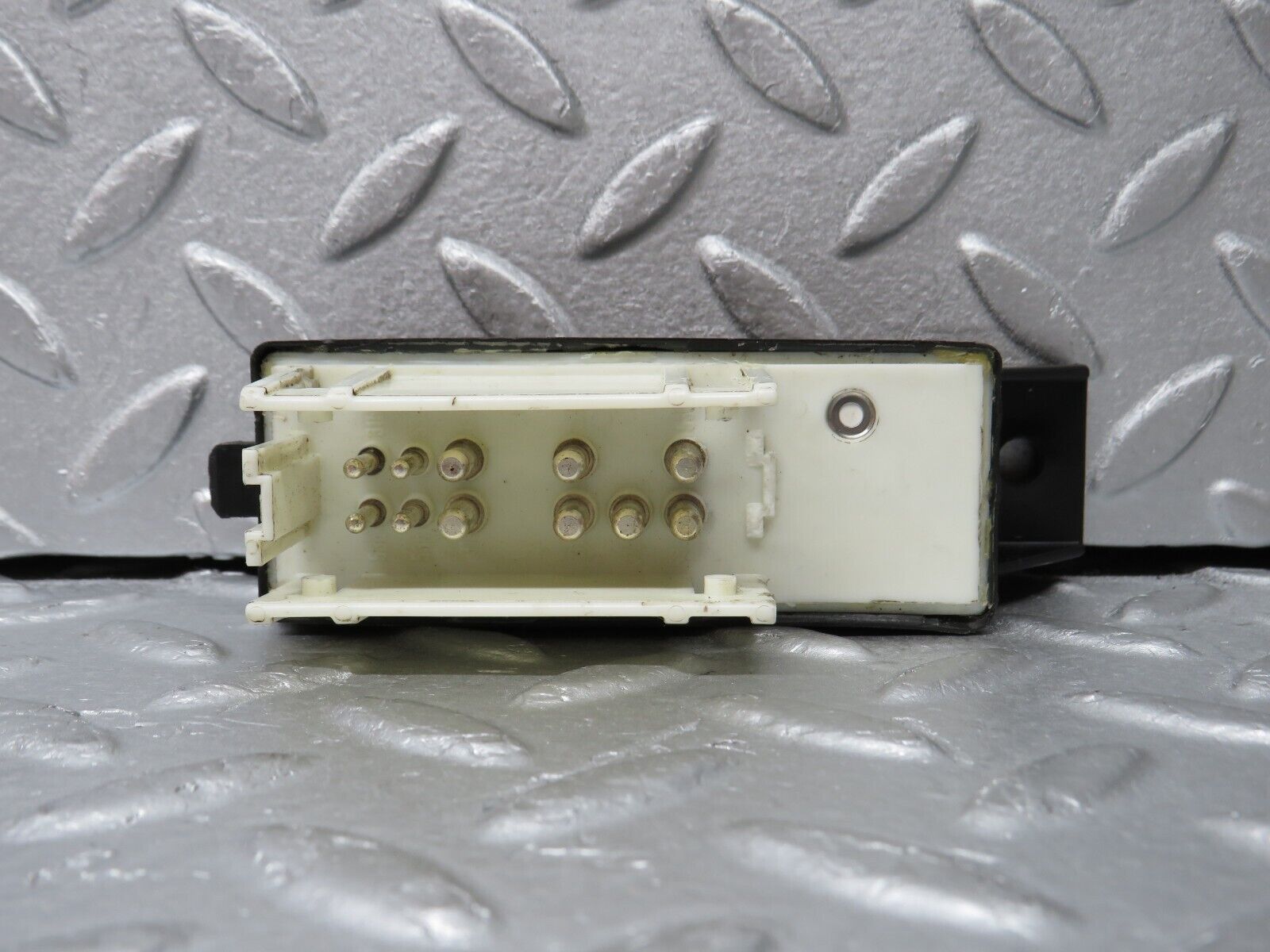 38327 Mercedes-Benz R129 280SL Coupe Windscreen Wiper Relay 0015427919