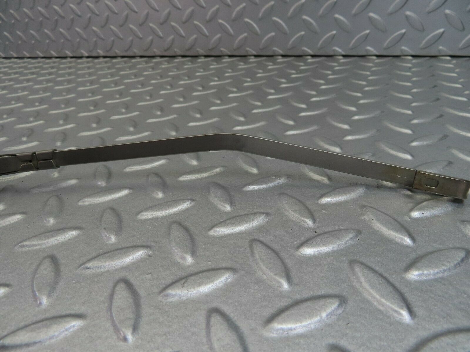 7907 Mercedes-Benz W115 220D Wiper Arm Left Side