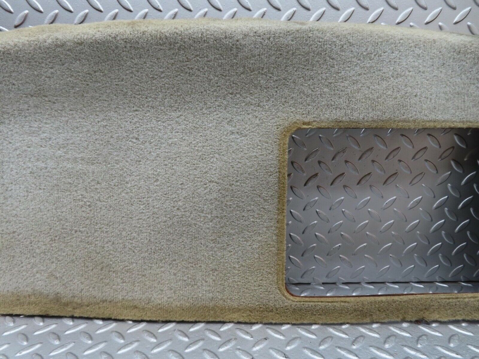 13569 Mercedes-Benz W123 200 Parcel Shelf