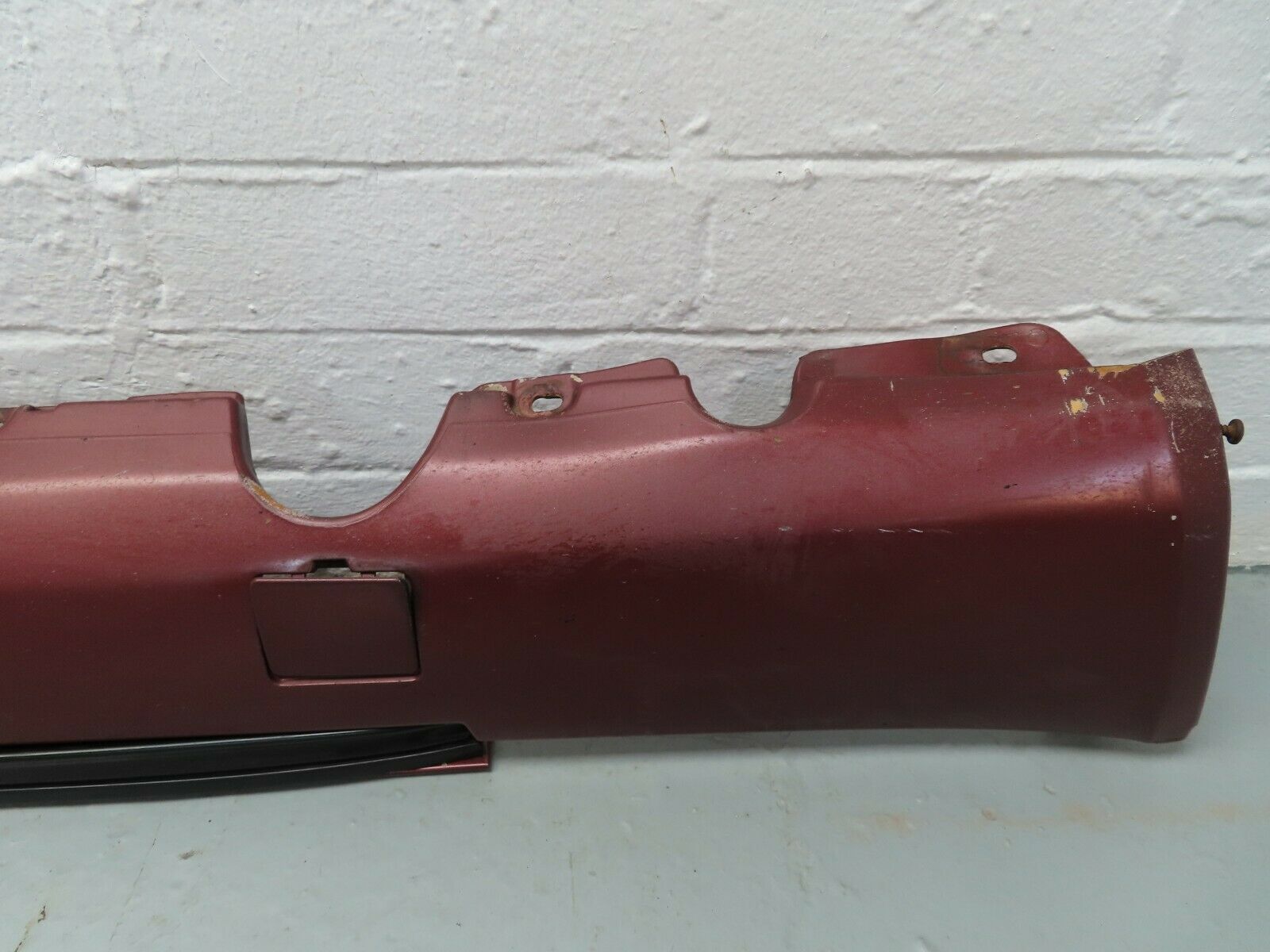 6701 Mercedes-Benz S124 E220 Wagon Side Skirt Left Side 1246902340