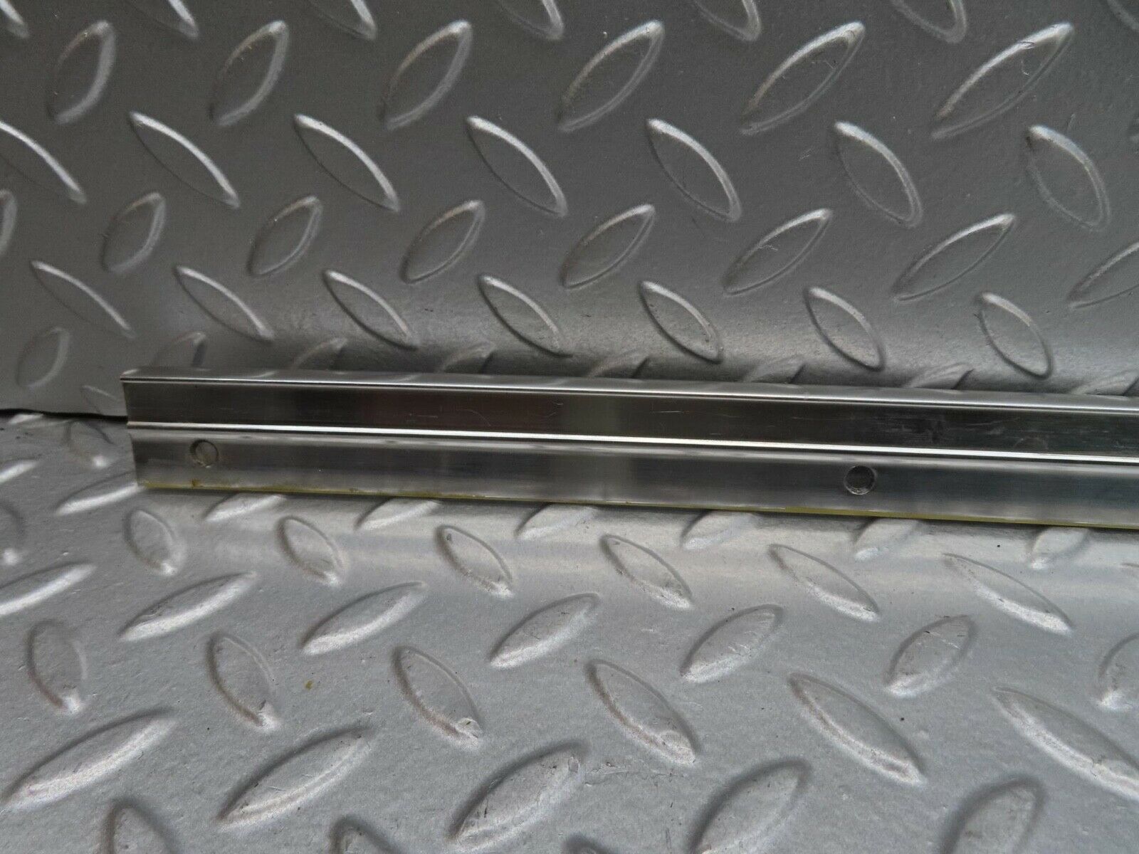 14320 Mercedes-Benz W116 350SE Roof Chrome Moulding Trim Left Side