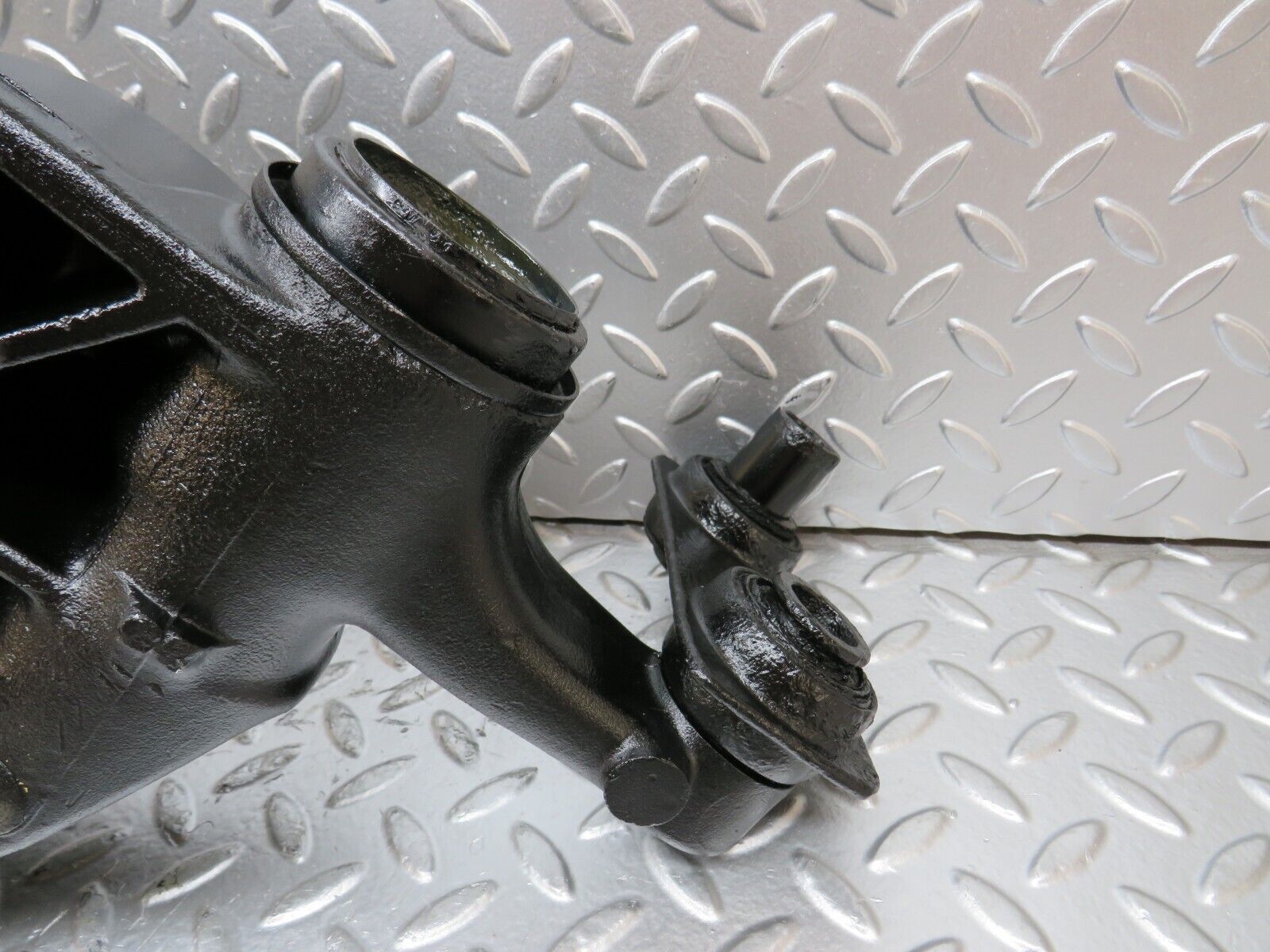 26312 Mercedes-Benz W116 450SE Trailing Arm Control Rear Left 1073521804