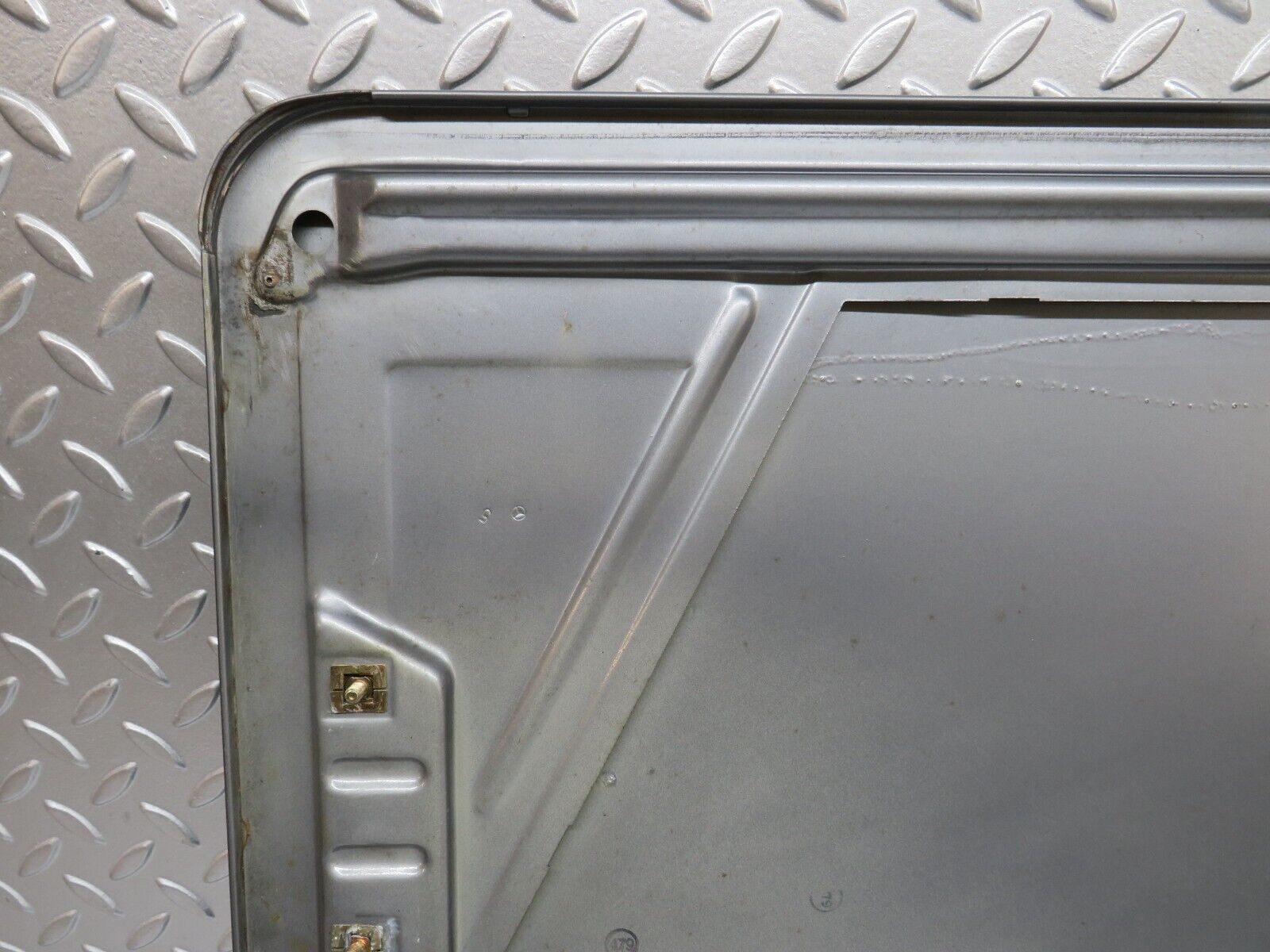 32513 Mercedes-Benz S124 300TE Wagon Sunroof Panel