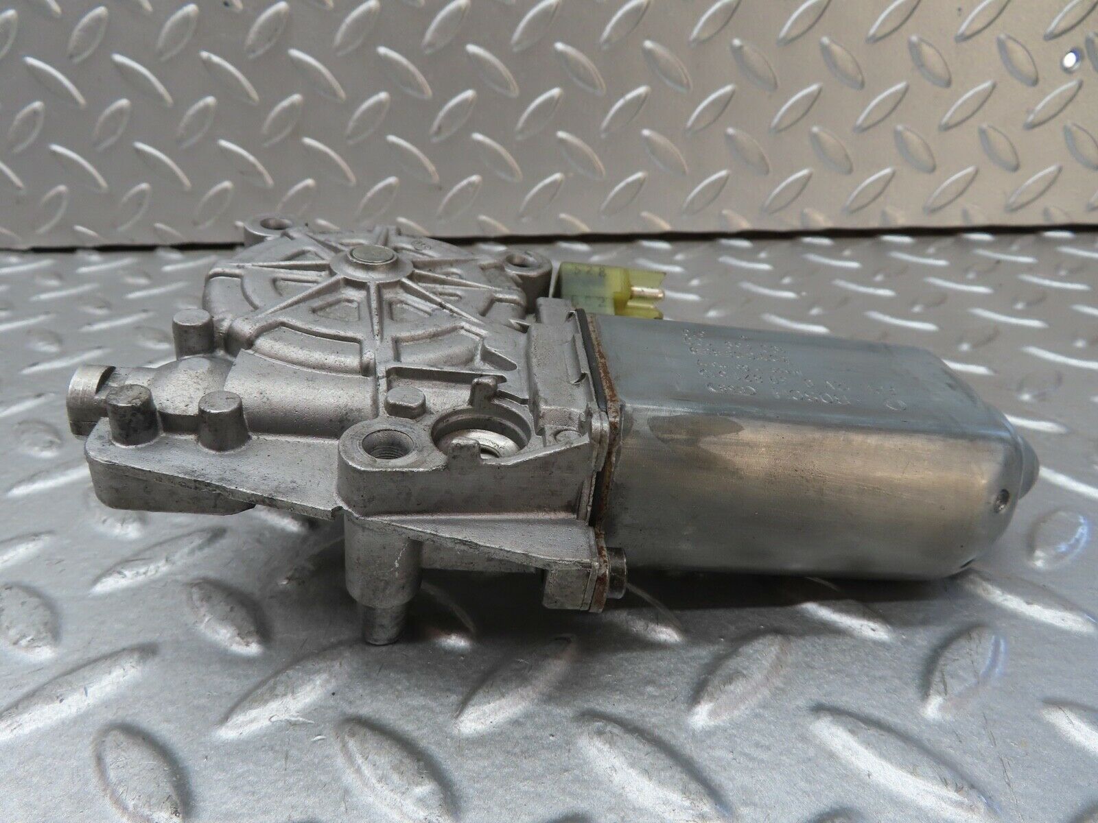 19520 Mercedes-Benz C140 CL420 Coupe Rear L Window Regulator Motor 0130821515