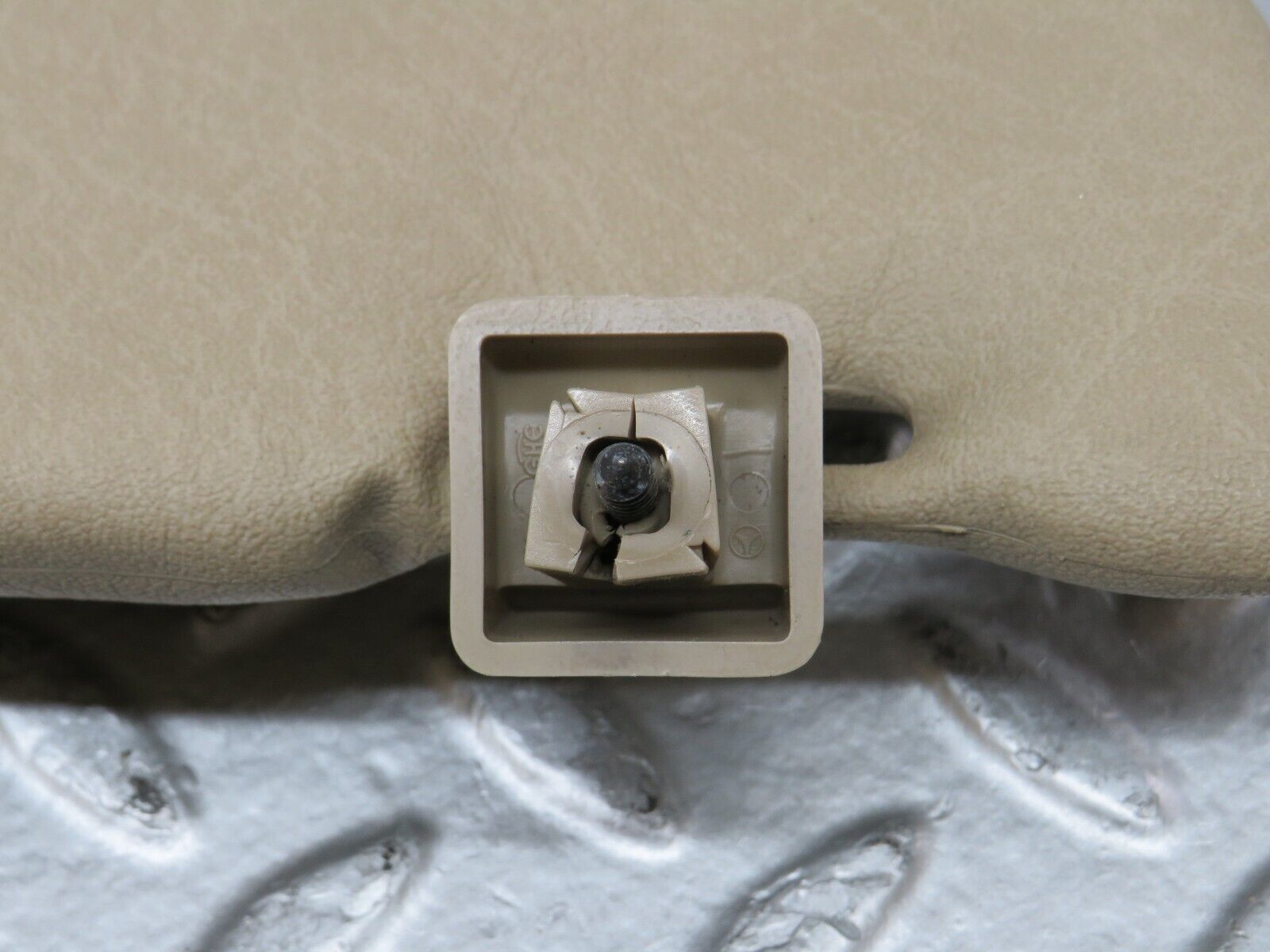 27529 Mercedes-Benz S124 300TE Wagon Sun Visor Right Side