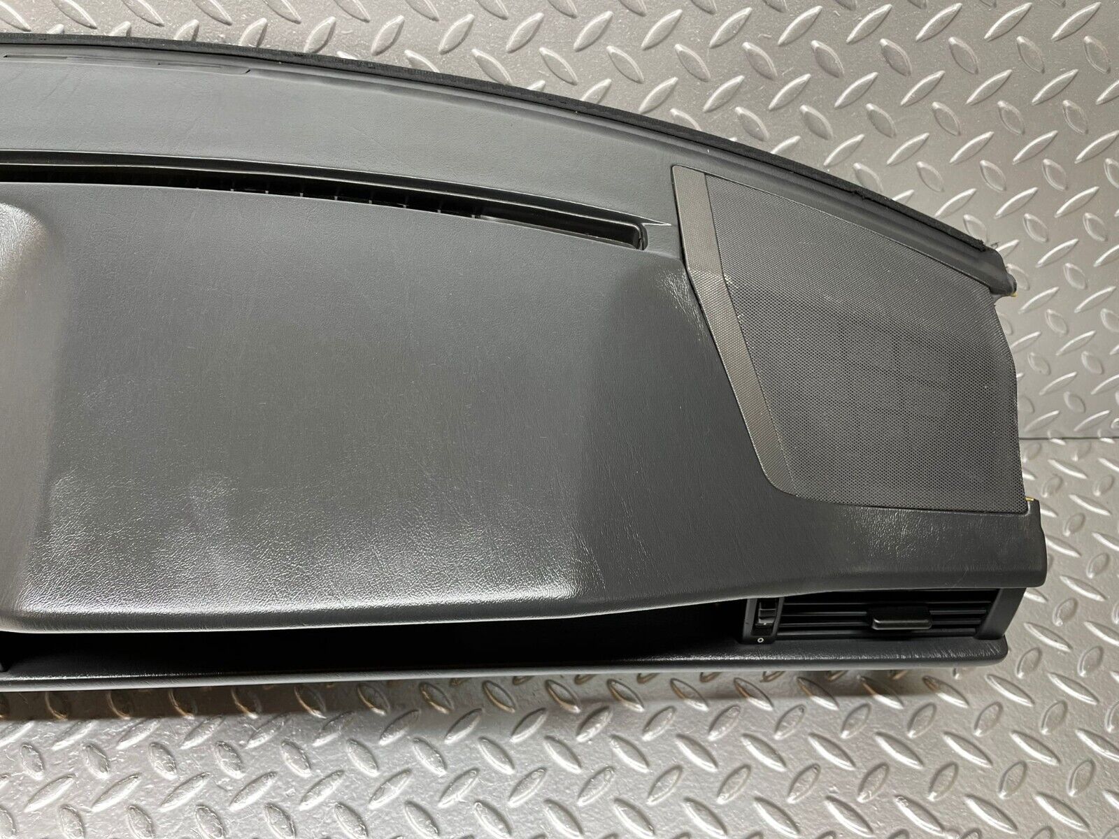 29197 Mercedes-Benz W124 230E Dashboard Black