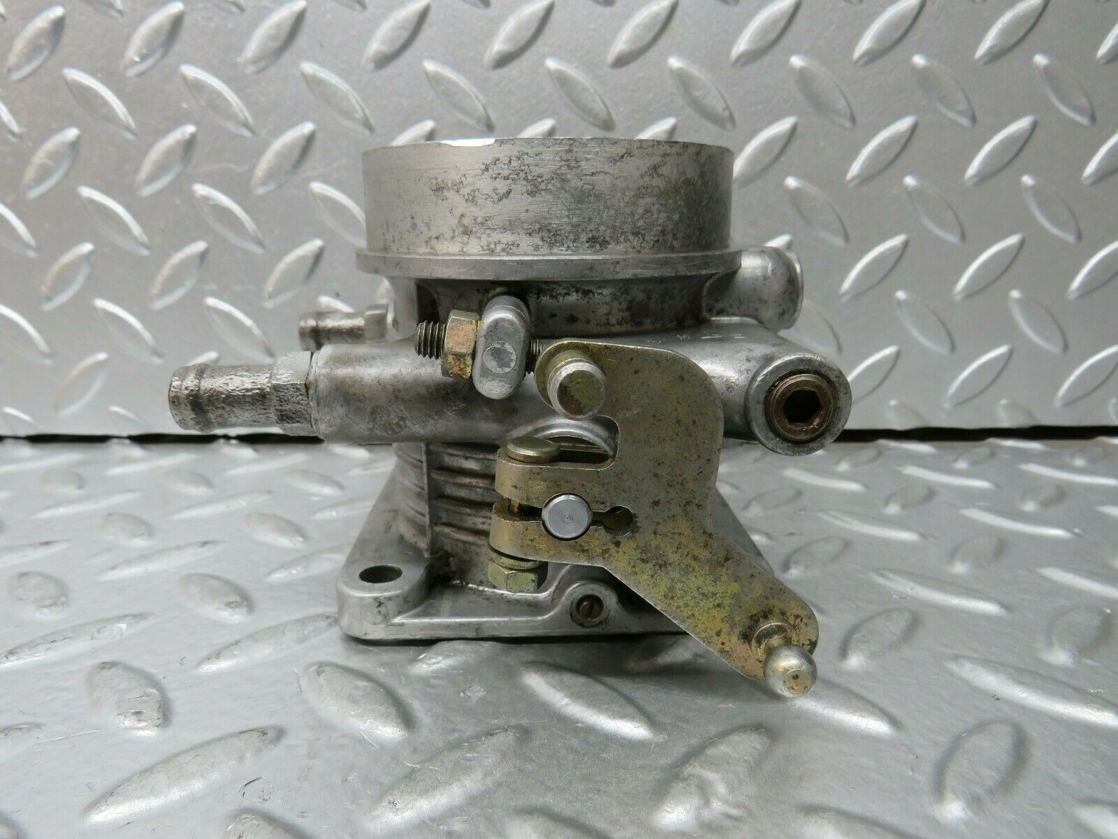 23525 Mercedes-Benz W114 280E Throttle Body Valve