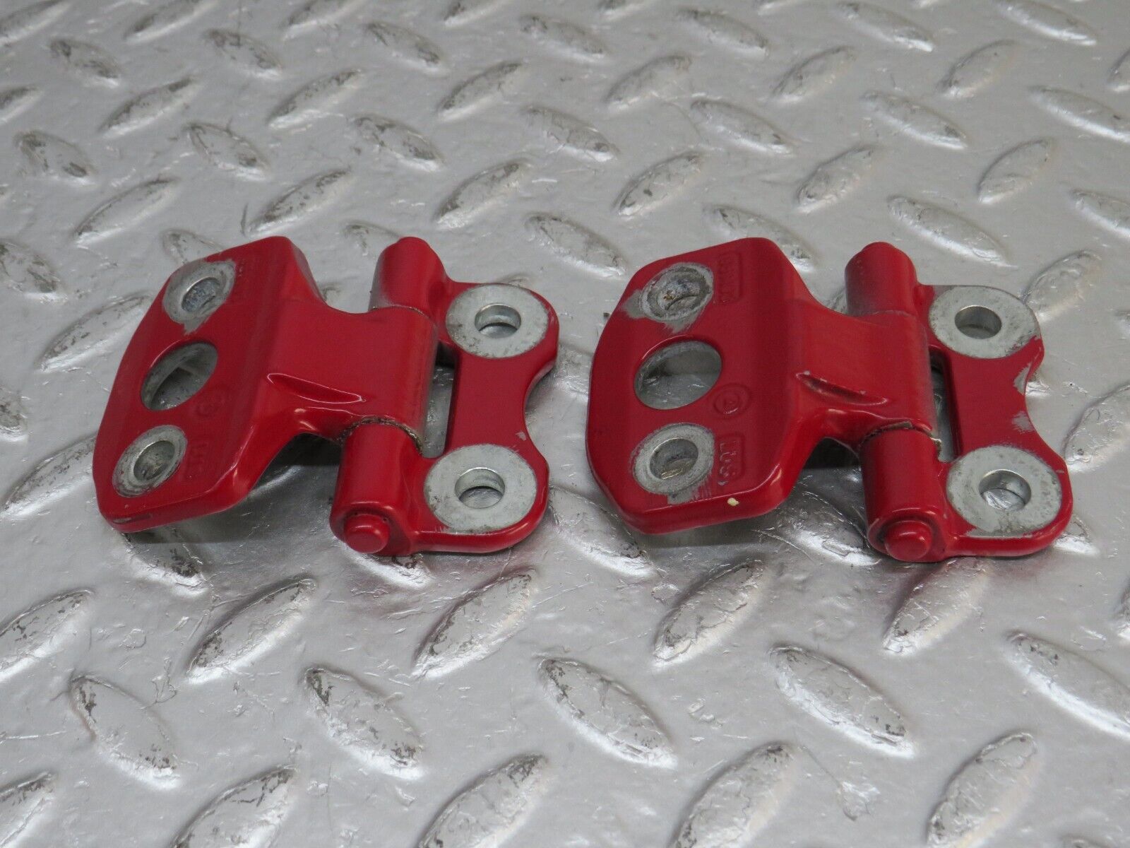 33371 Mercedes-Benz W202 C180 Front Door Hinge Left